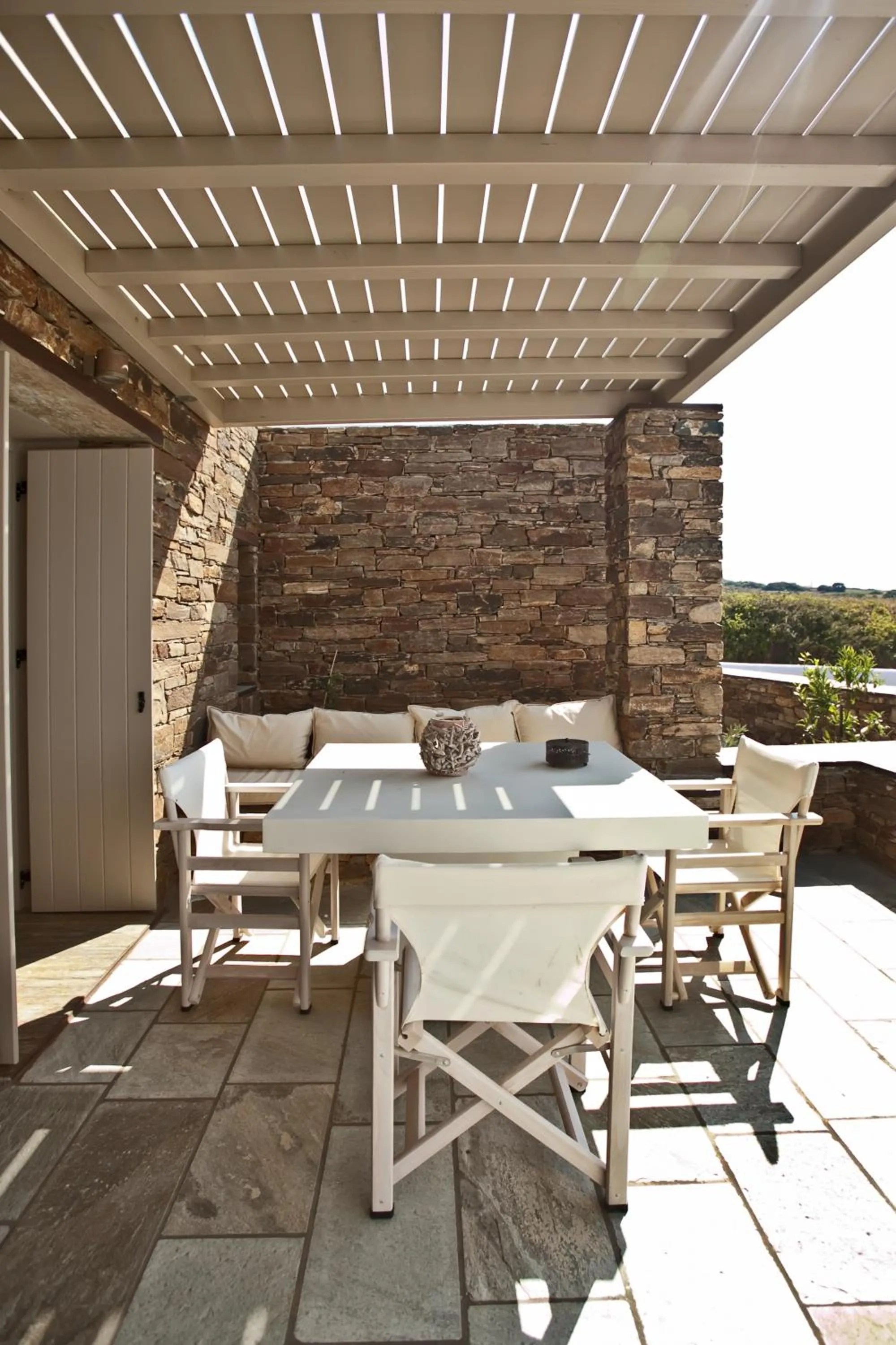 Balcony/Terrace in White Tinos Luxury Suites