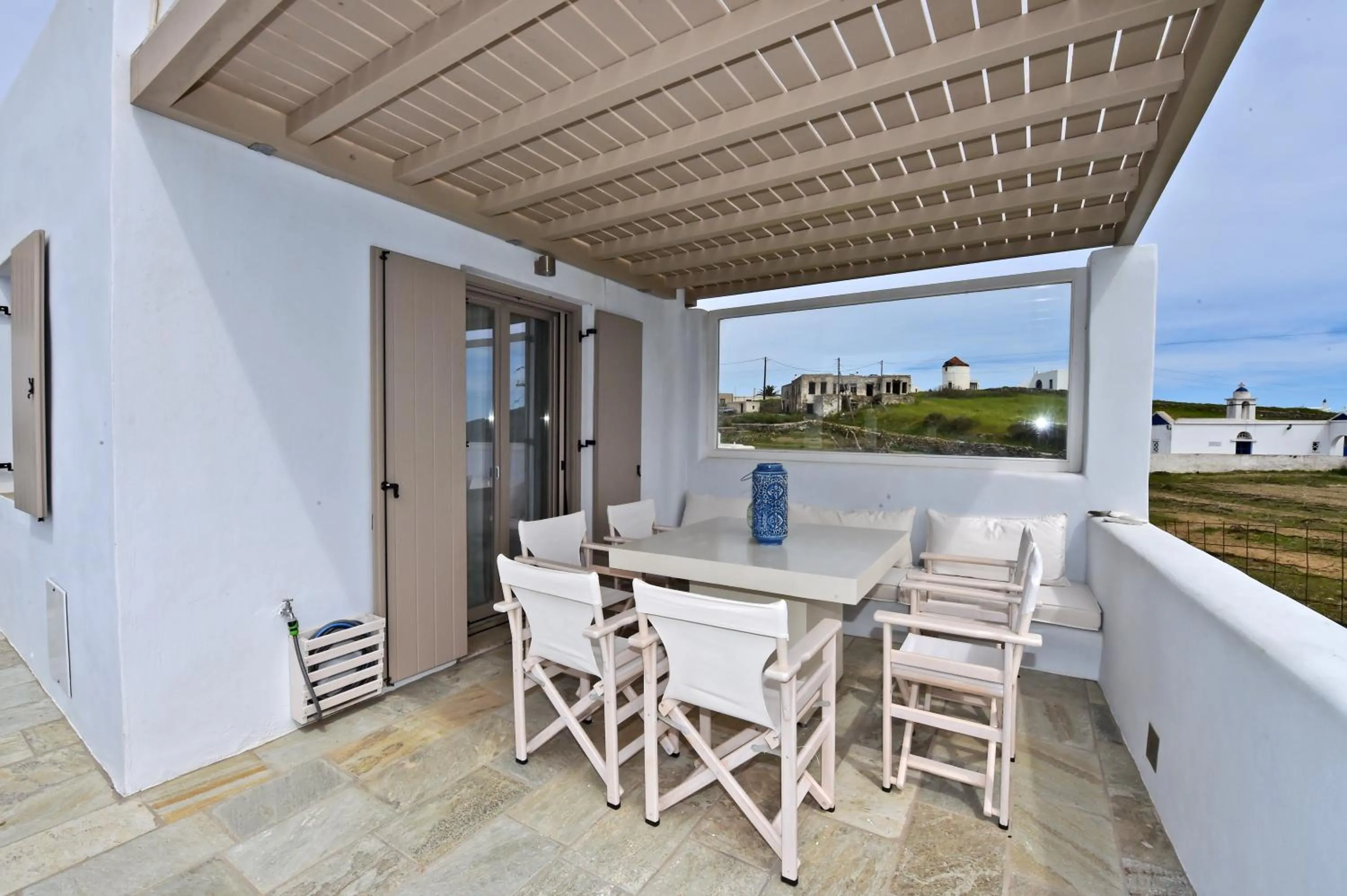 Balcony/Terrace in White Tinos Luxury Suites