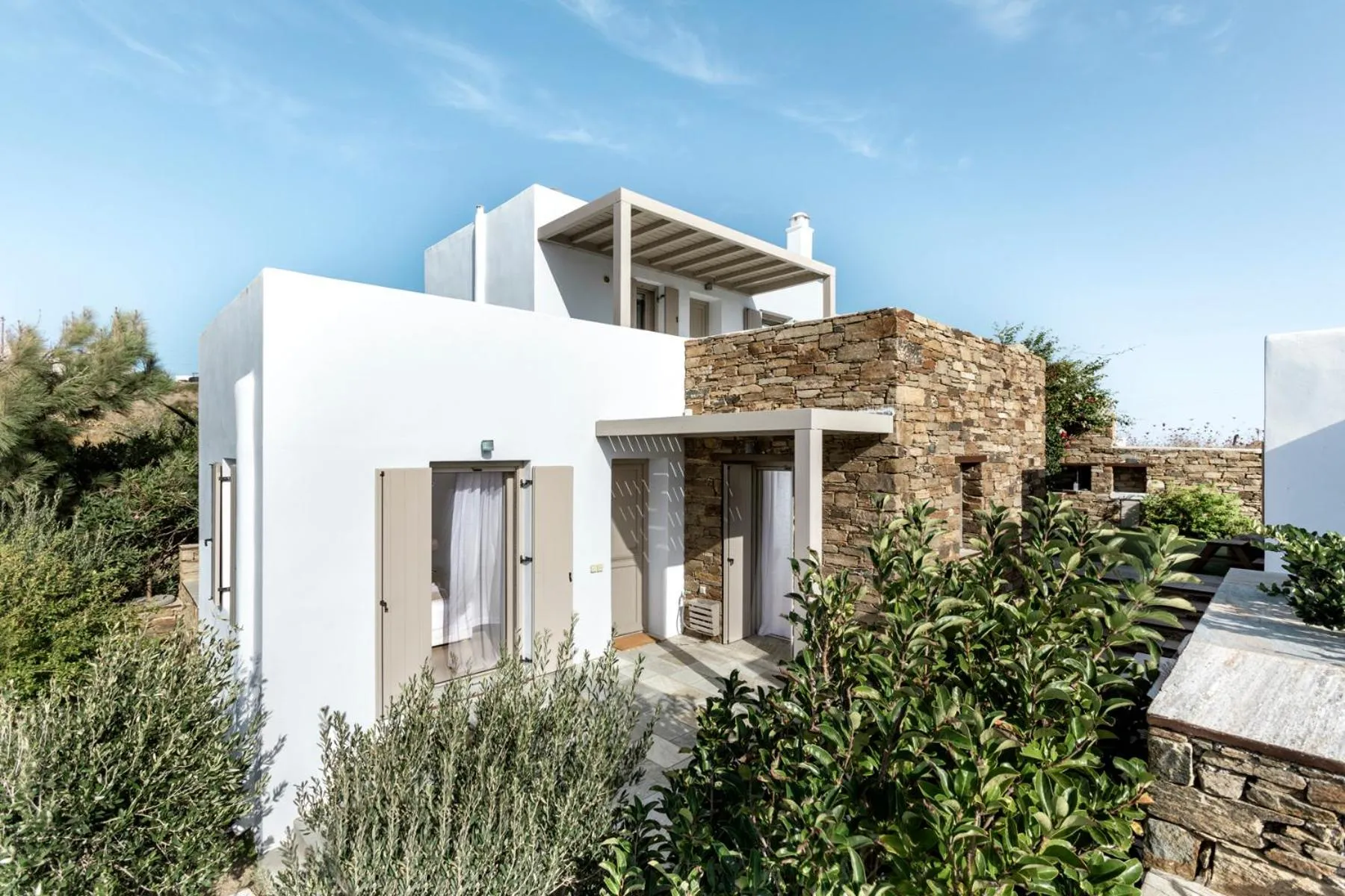 White Tinos Luxury Suites