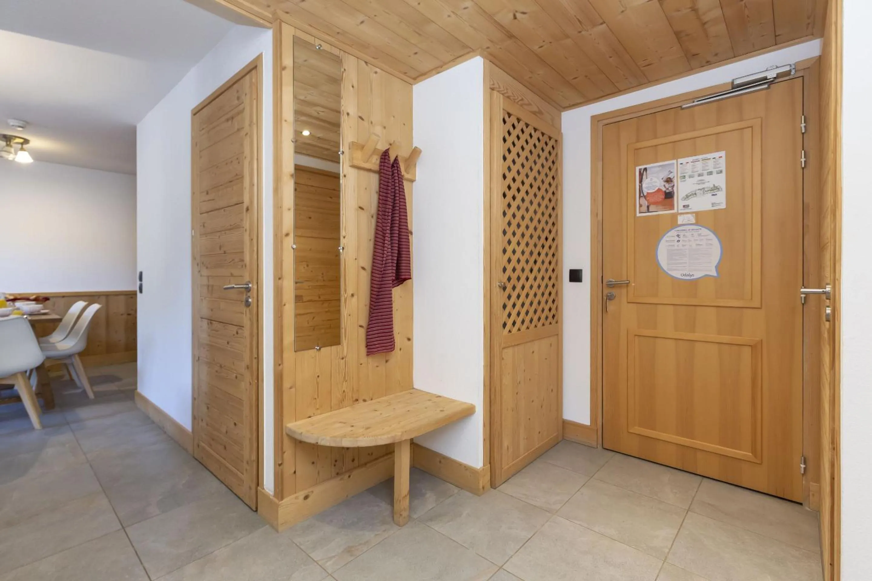 wardrobe in Résidence Odalys Les Fermes de Châtel