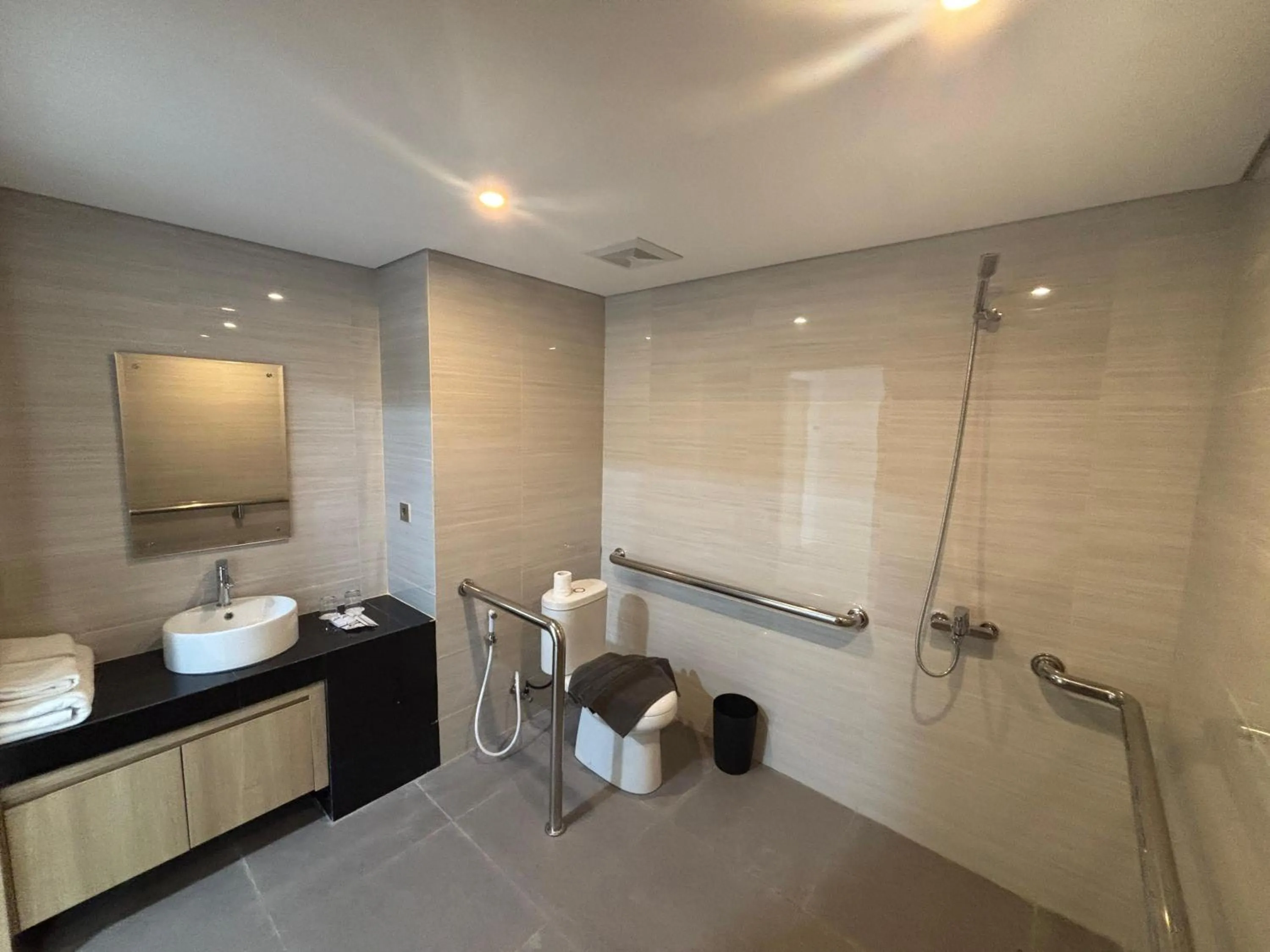 University Hotel UMY