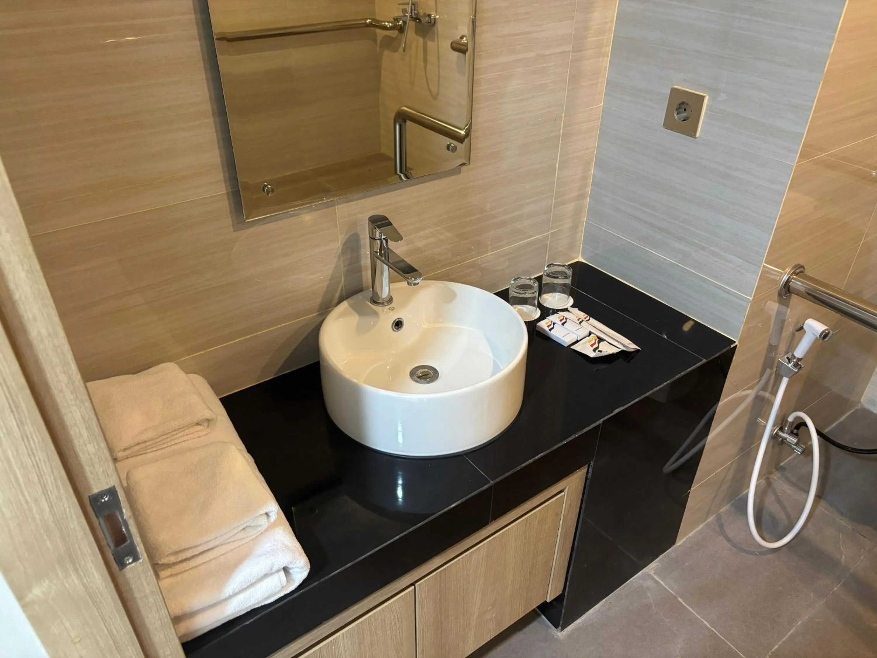 University Hotel UMY