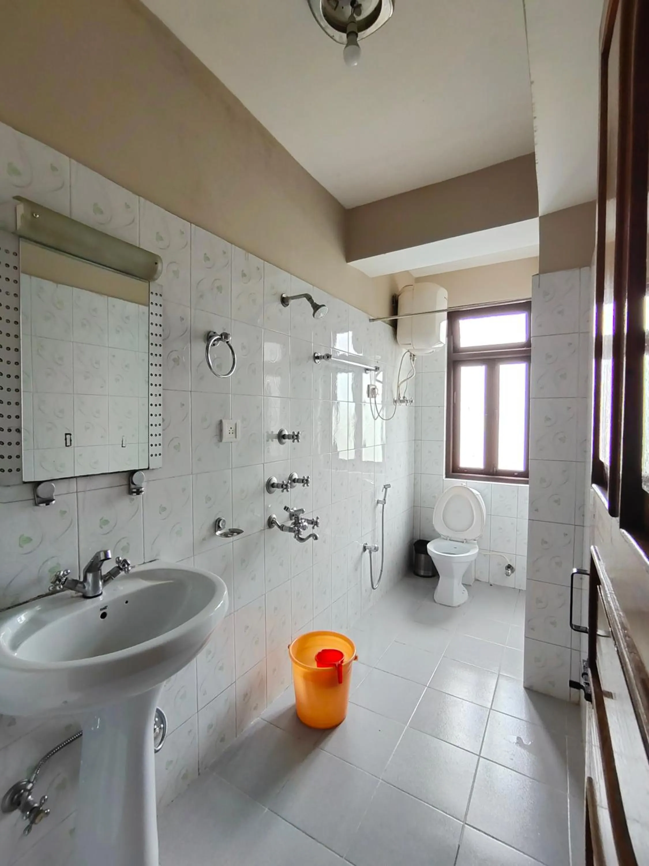 Bathroom in Hotel Sunmount Mayal Retreat