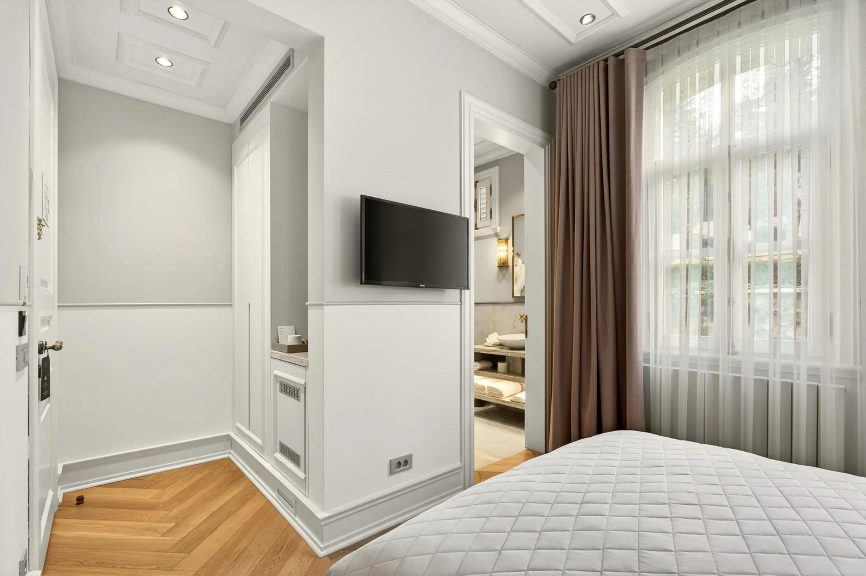 Bed in Arbor Hotel - Signature Collection