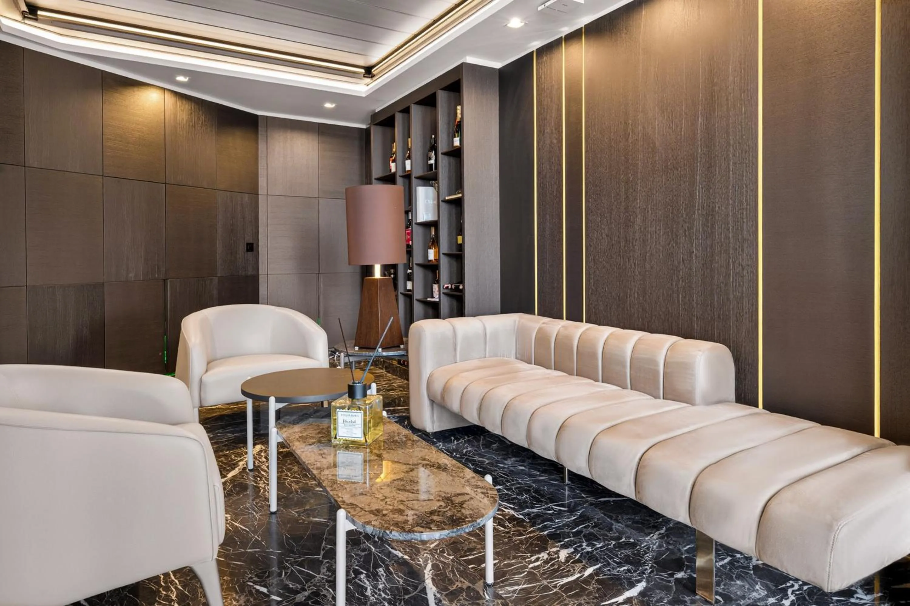Restaurant/places to eat in Arbor Hotel - Signature Collection