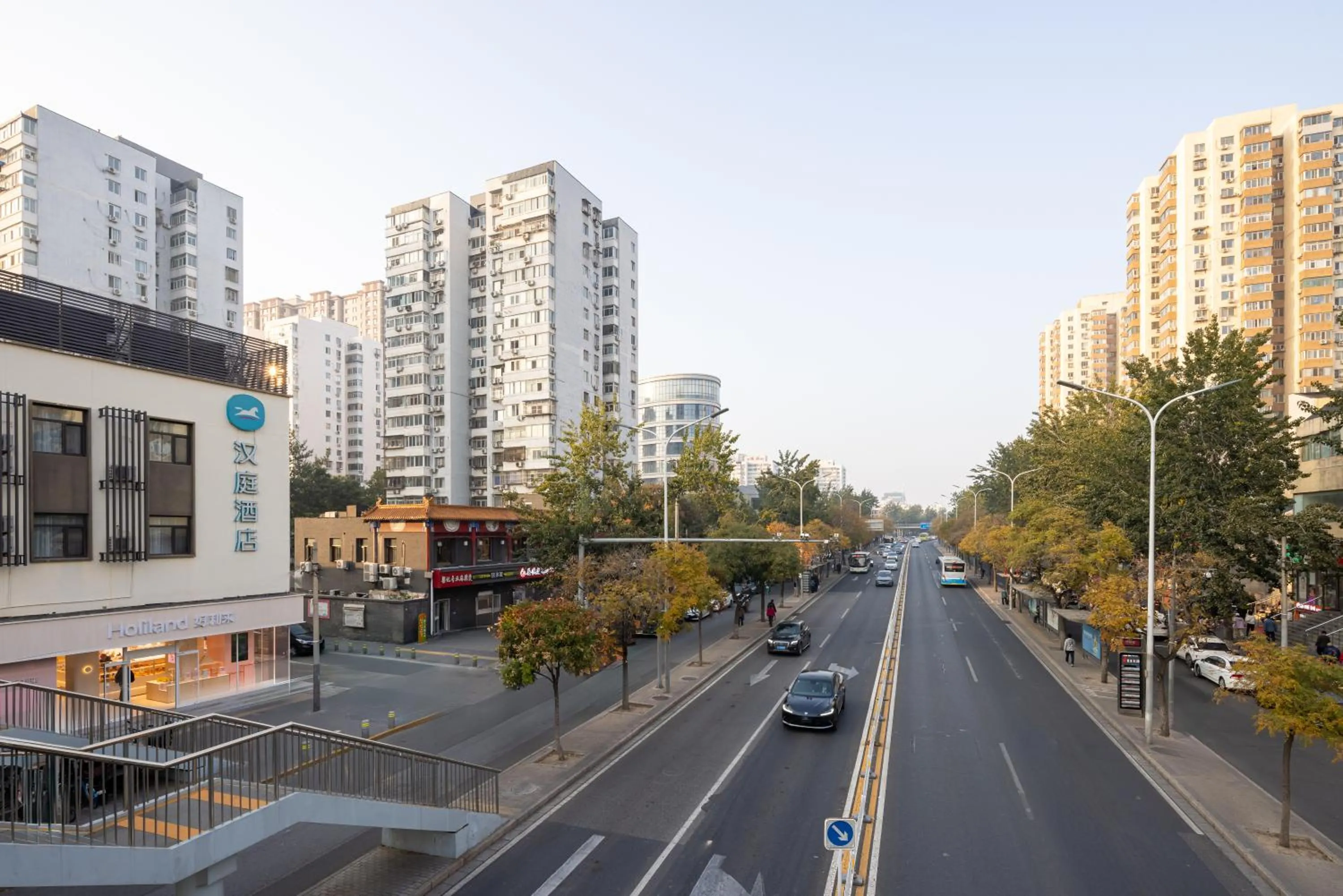 Street view in Hanting Hotel Beijing South Railway Station South Square