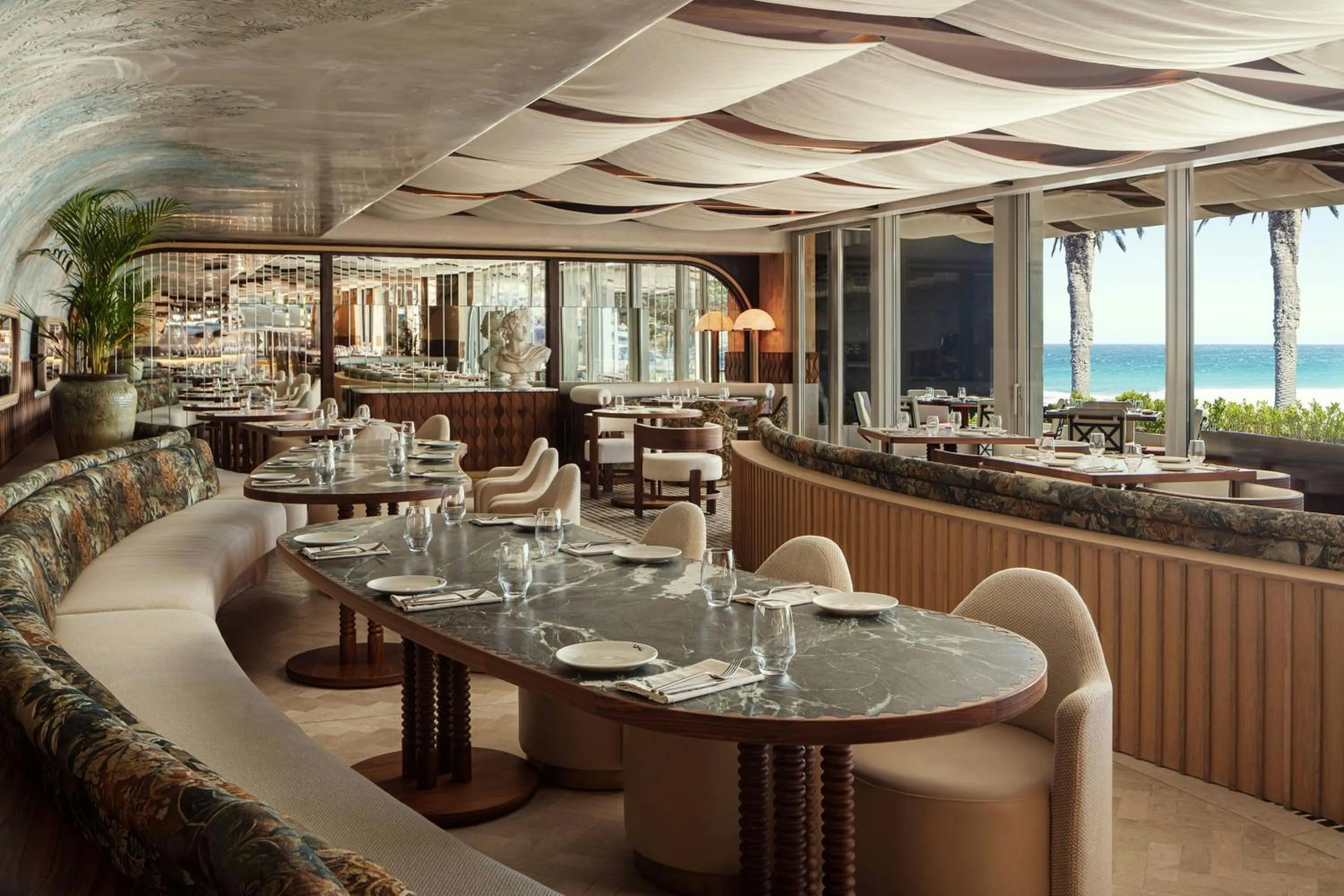 Restaurant/places to eat in Morea House, Autograph Collection