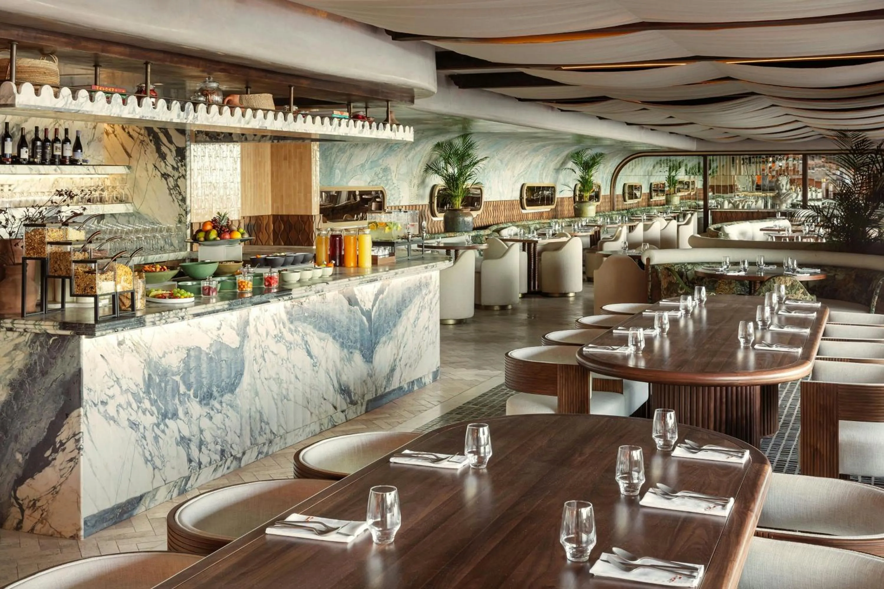 Restaurant/places to eat in Morea House, Autograph Collection