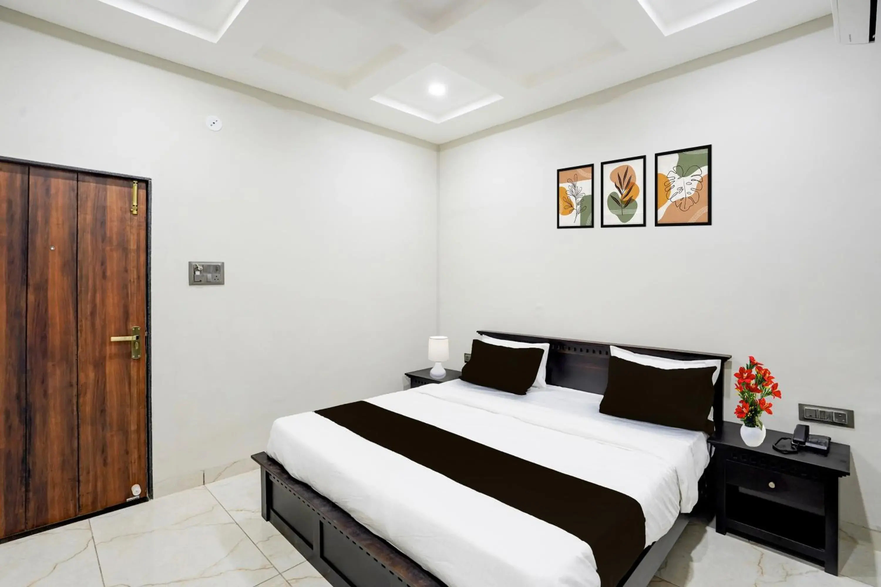 Standard Double Room - single occupancy in Super Townhouse Rajendra Nagar Main Road Standard Double Room - single occupancy in Super Townhouse Rajendra Nagar Main Road