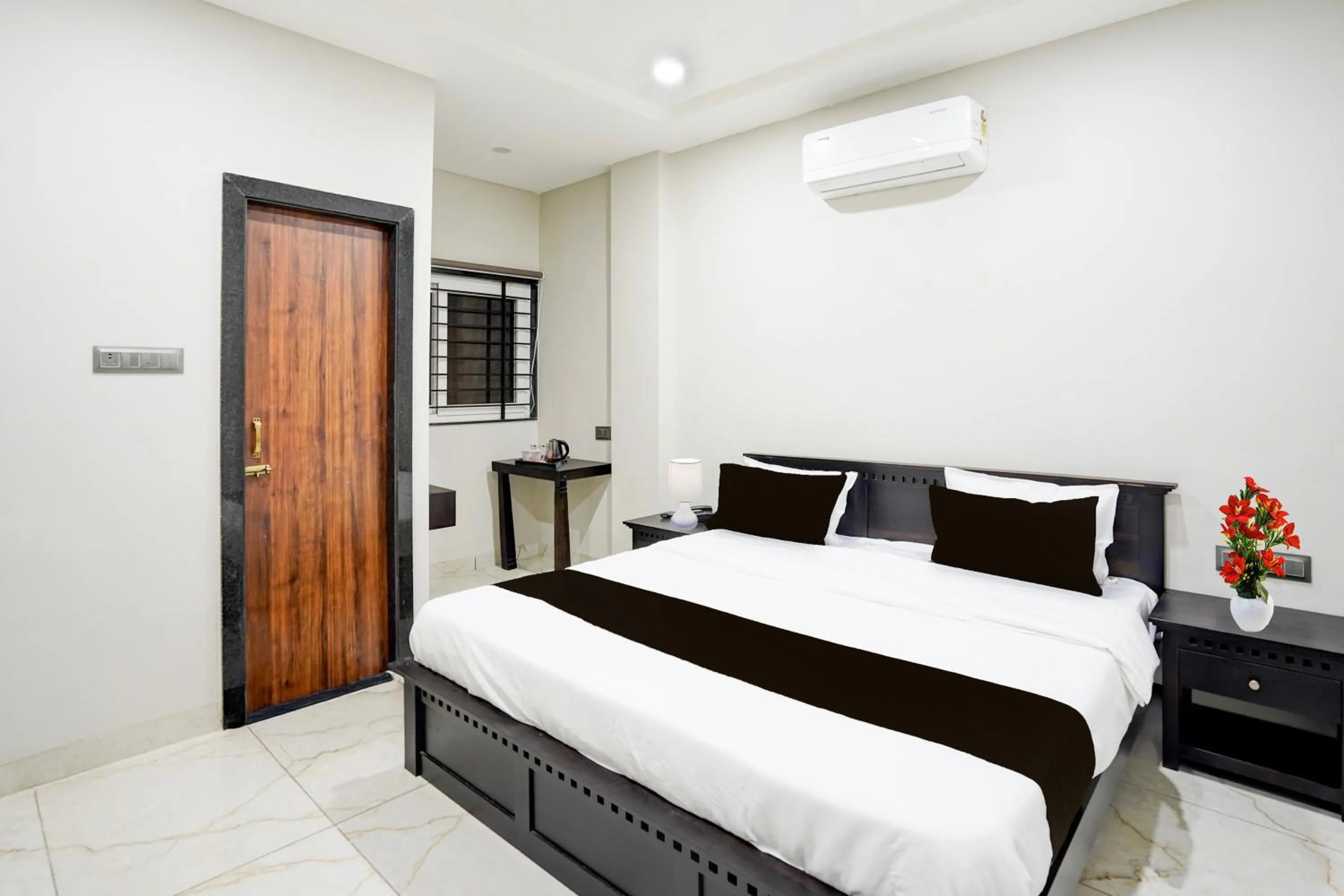 Super Townhouse Rajendra Nagar Main Road