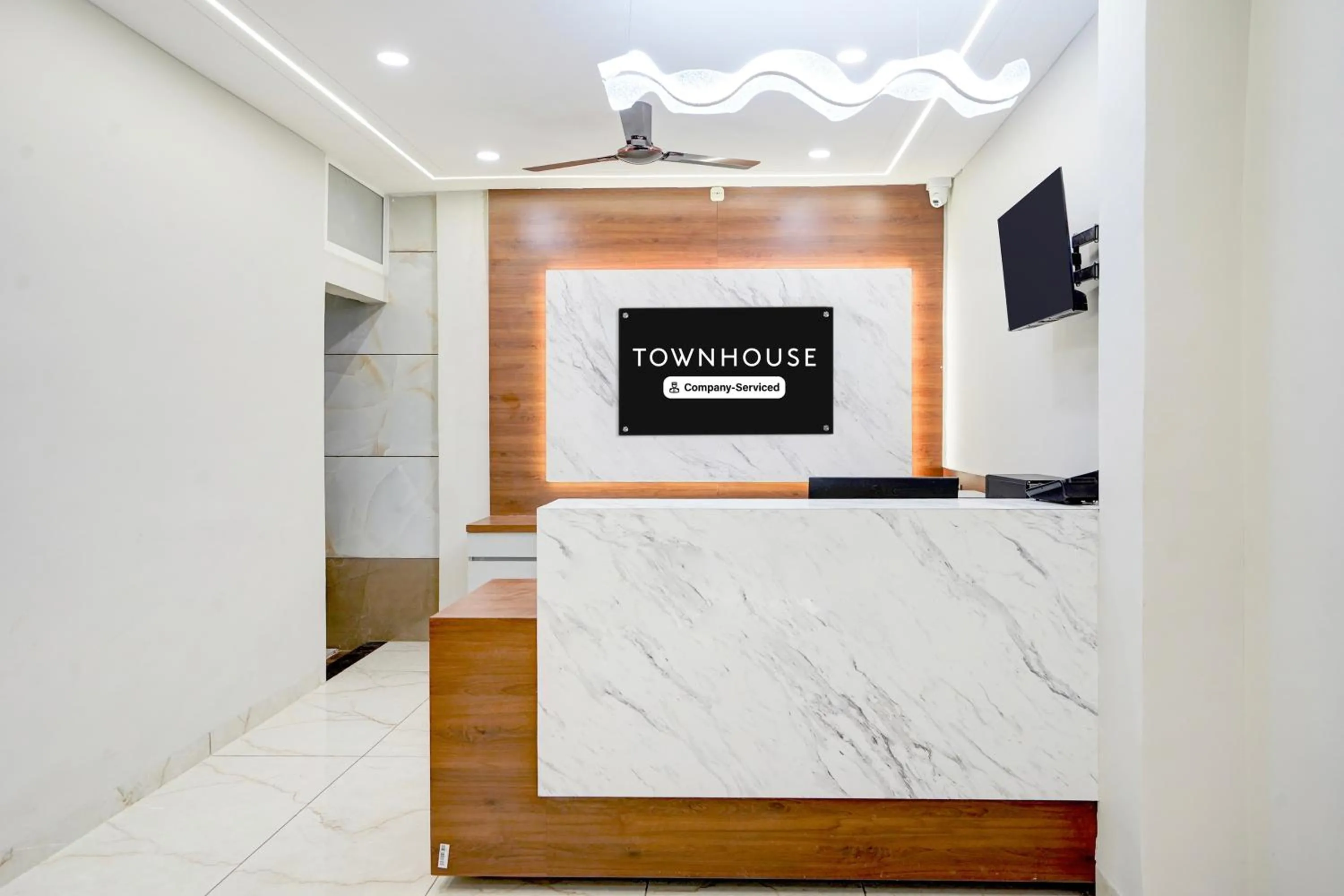 Super Townhouse Rajendra Nagar Main Road