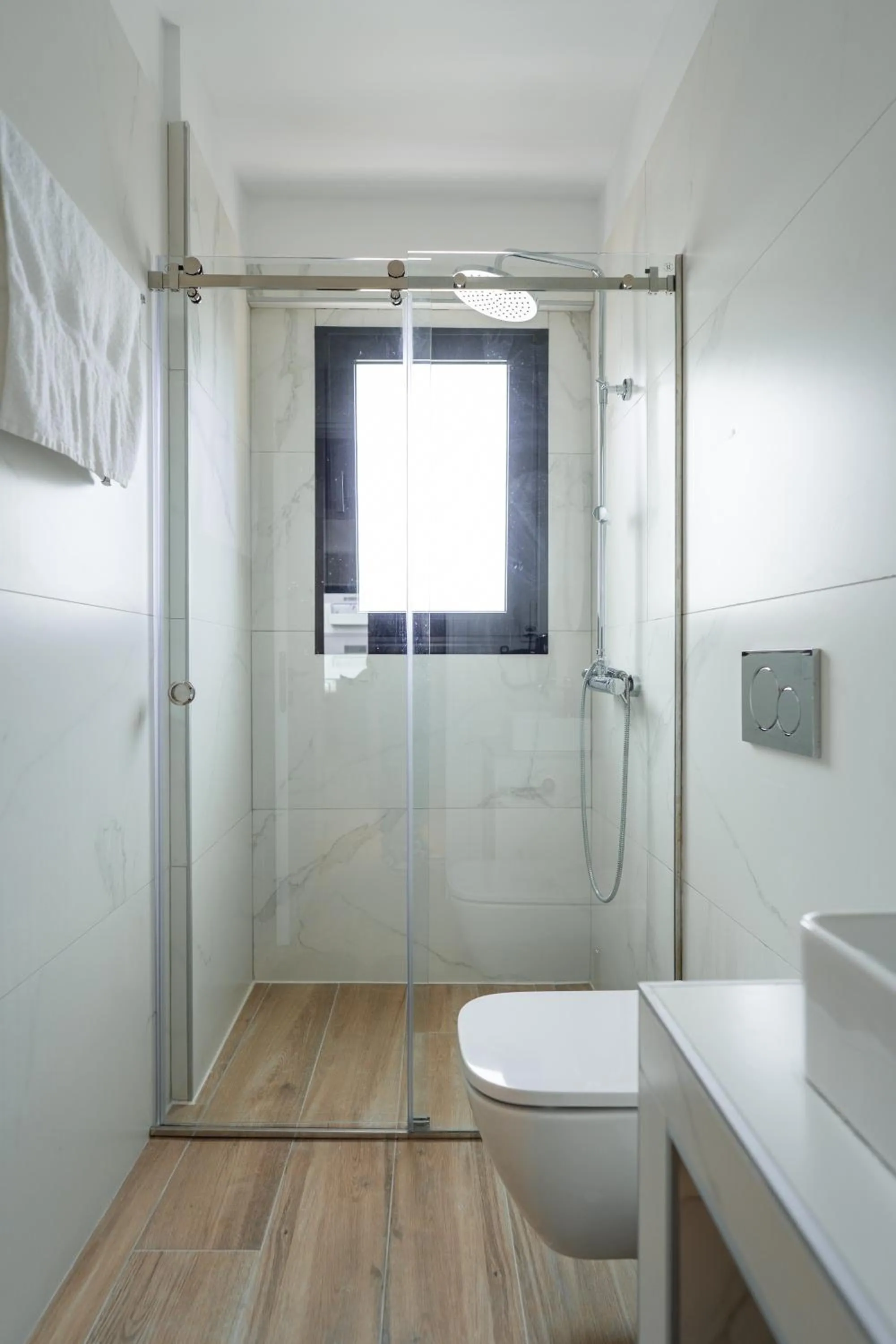 Shower in Vision Lavraga