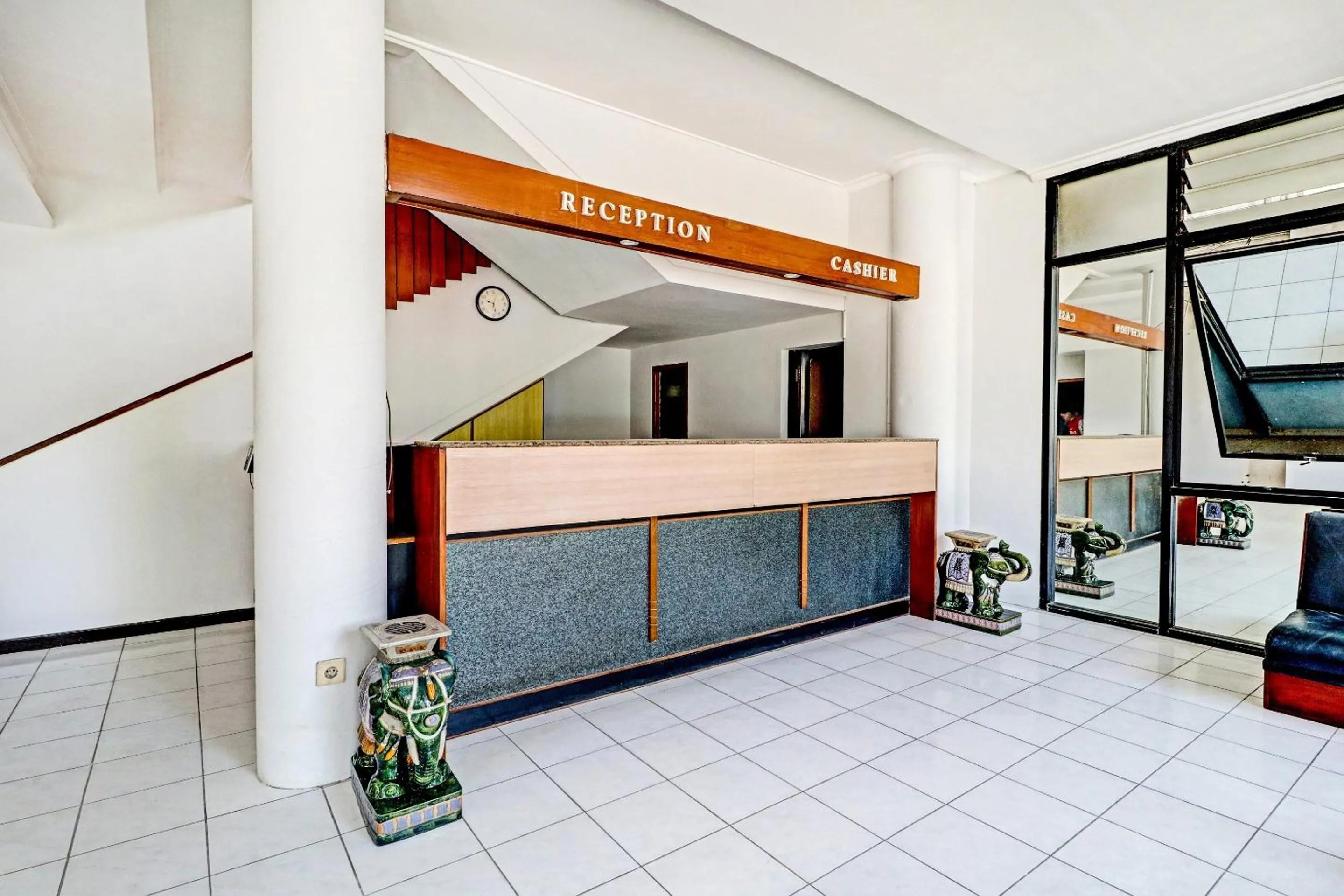 Lobby or reception in OYO 94726 Asteria Talaga Bodas