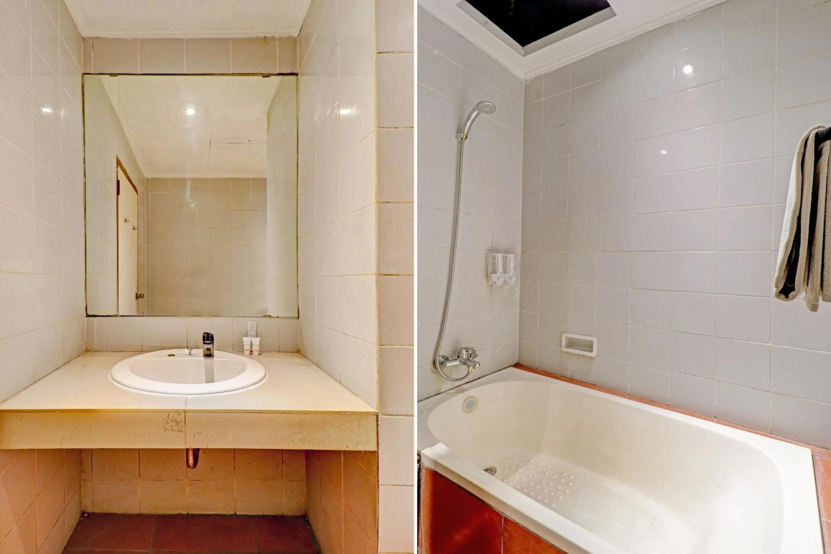 Bathroom in OYO 94726 Asteria Talaga Bodas