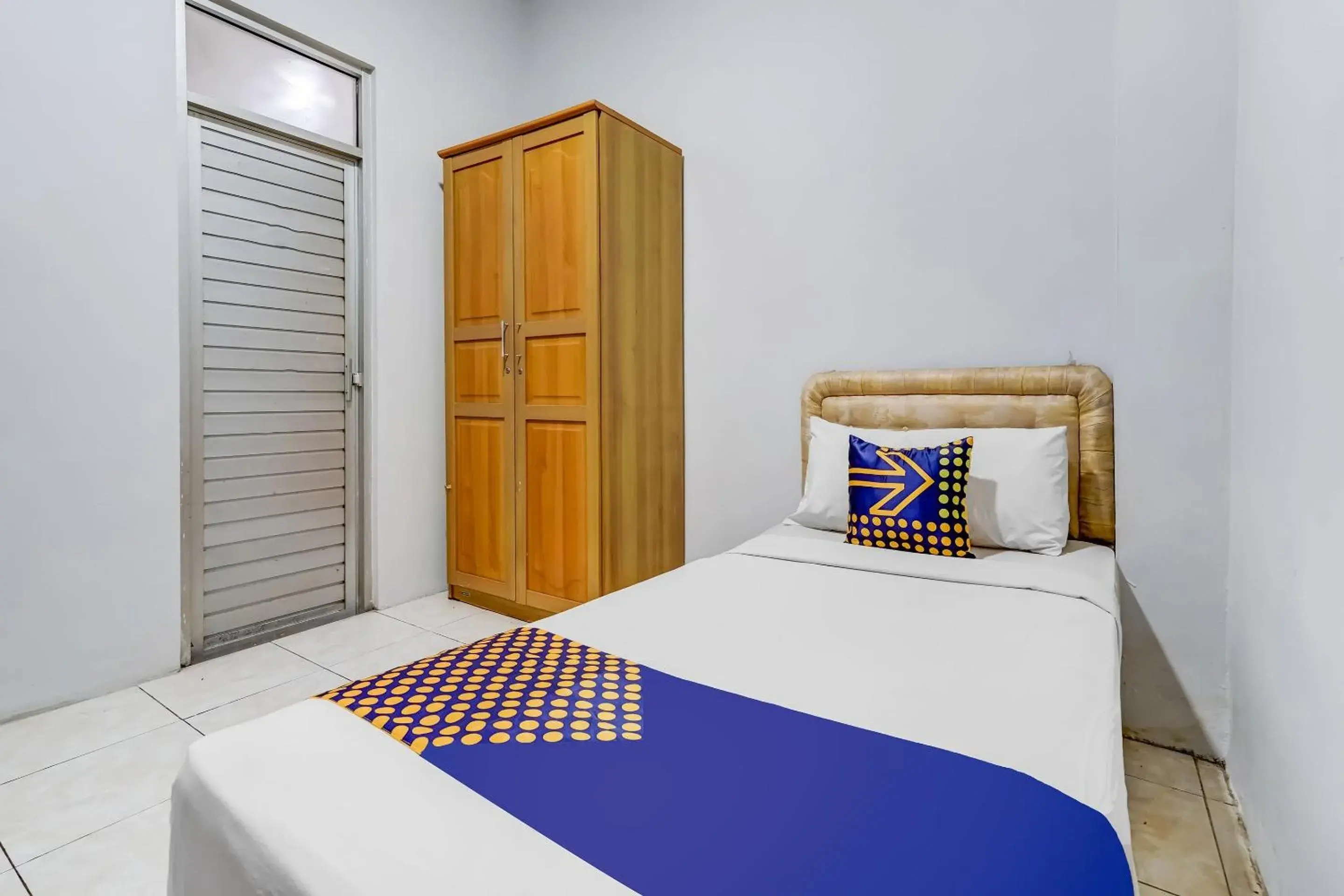 Superior Single Room - single occupancy in SPOT ON 94730 The Chatter Place Dipatiukur Superior Single Room - single occupancy in SPOT ON 94730 The Chatter Place Dipatiukur