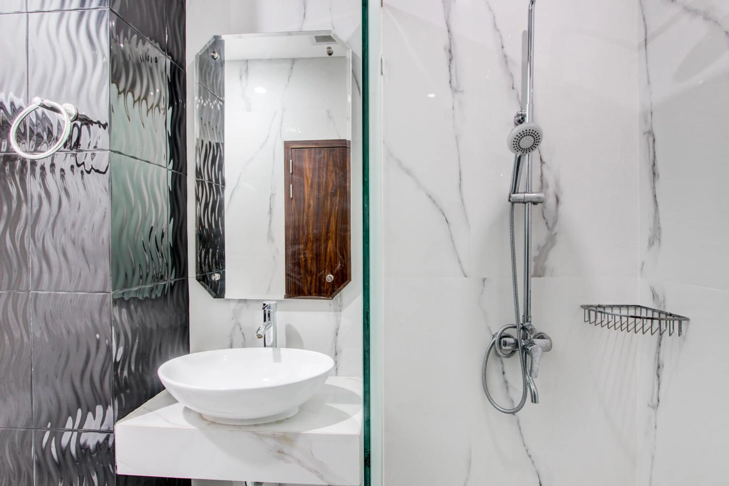 Bathroom in Townhouse OAK Near The Park Mall Semarang Formerly Semarang Boutique Hotel