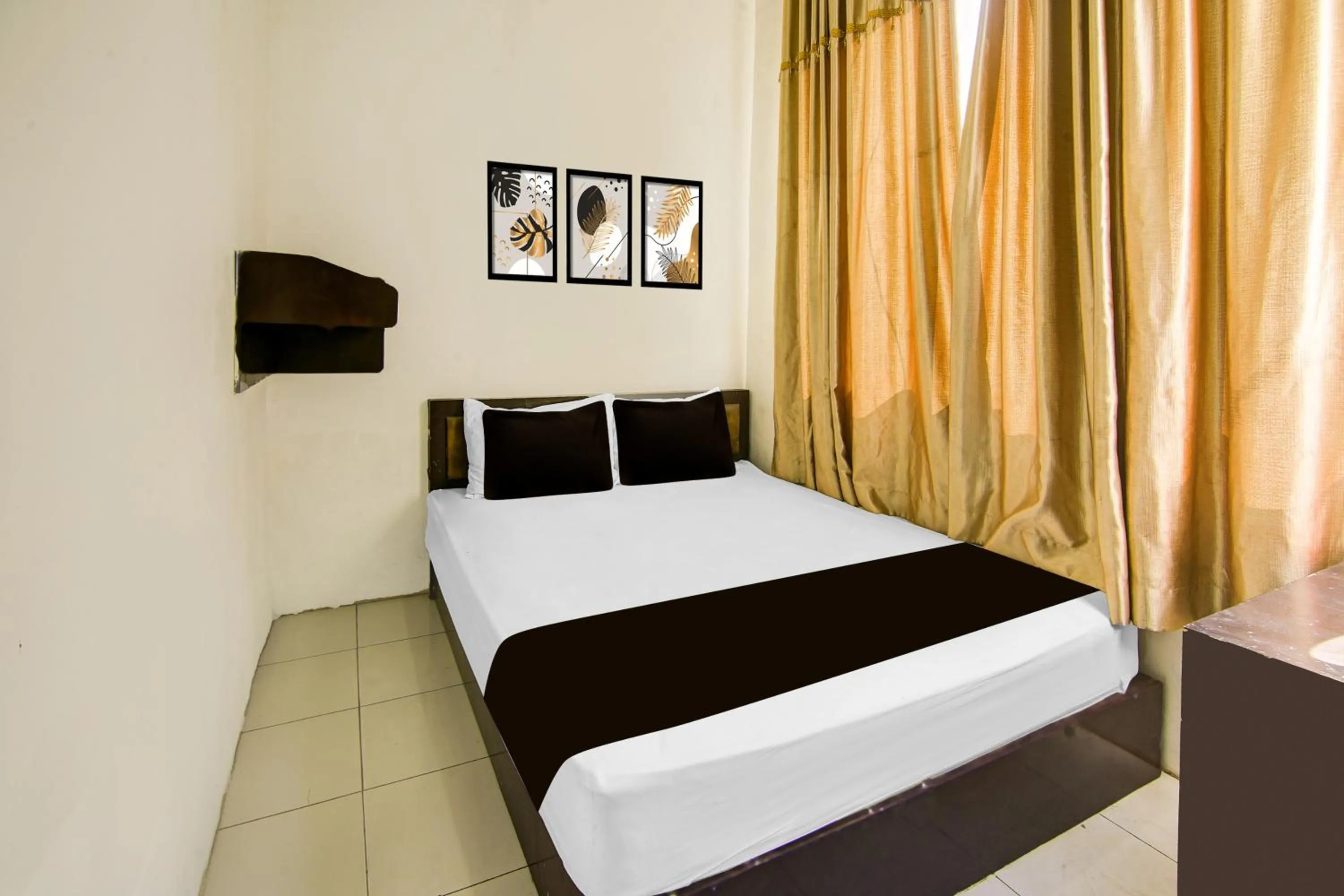 Hotel O Makassar near RS Grestelina formerly Wisma Makassar