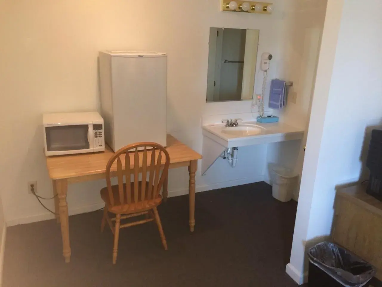 Queen Room - Non-Smoking in Country Inn Marion Queen Room - Non-Smoking in Country Inn Marion