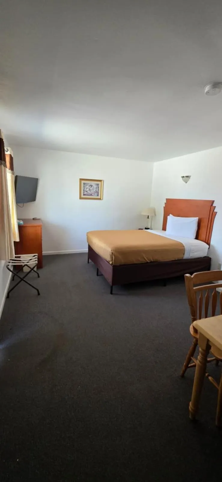 Bed in Country Inn Marion