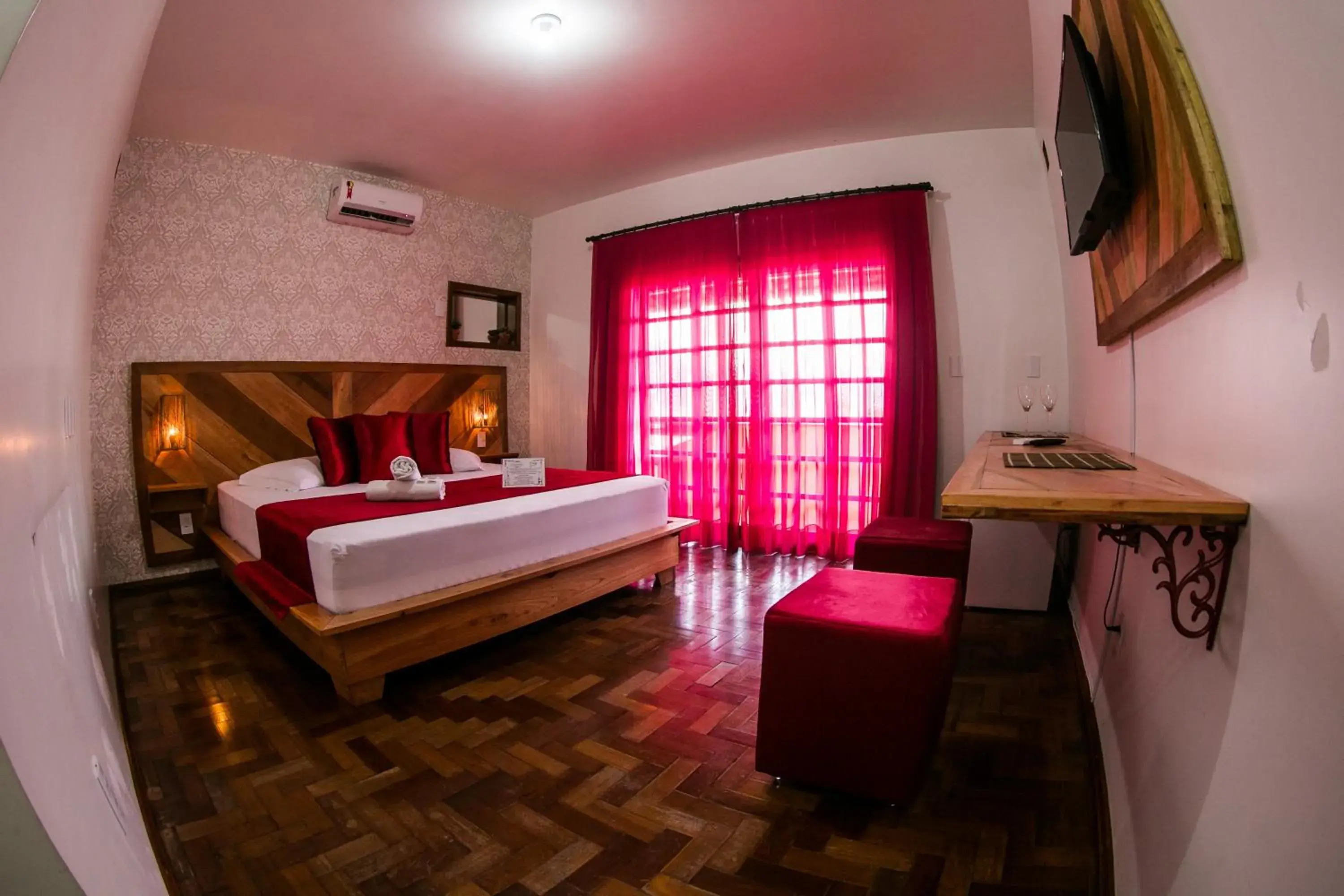 King Suite with Spa Bath - single occupancy in Pousada Casarão King Suite with Spa Bath - single occupancy in Pousada Casarão