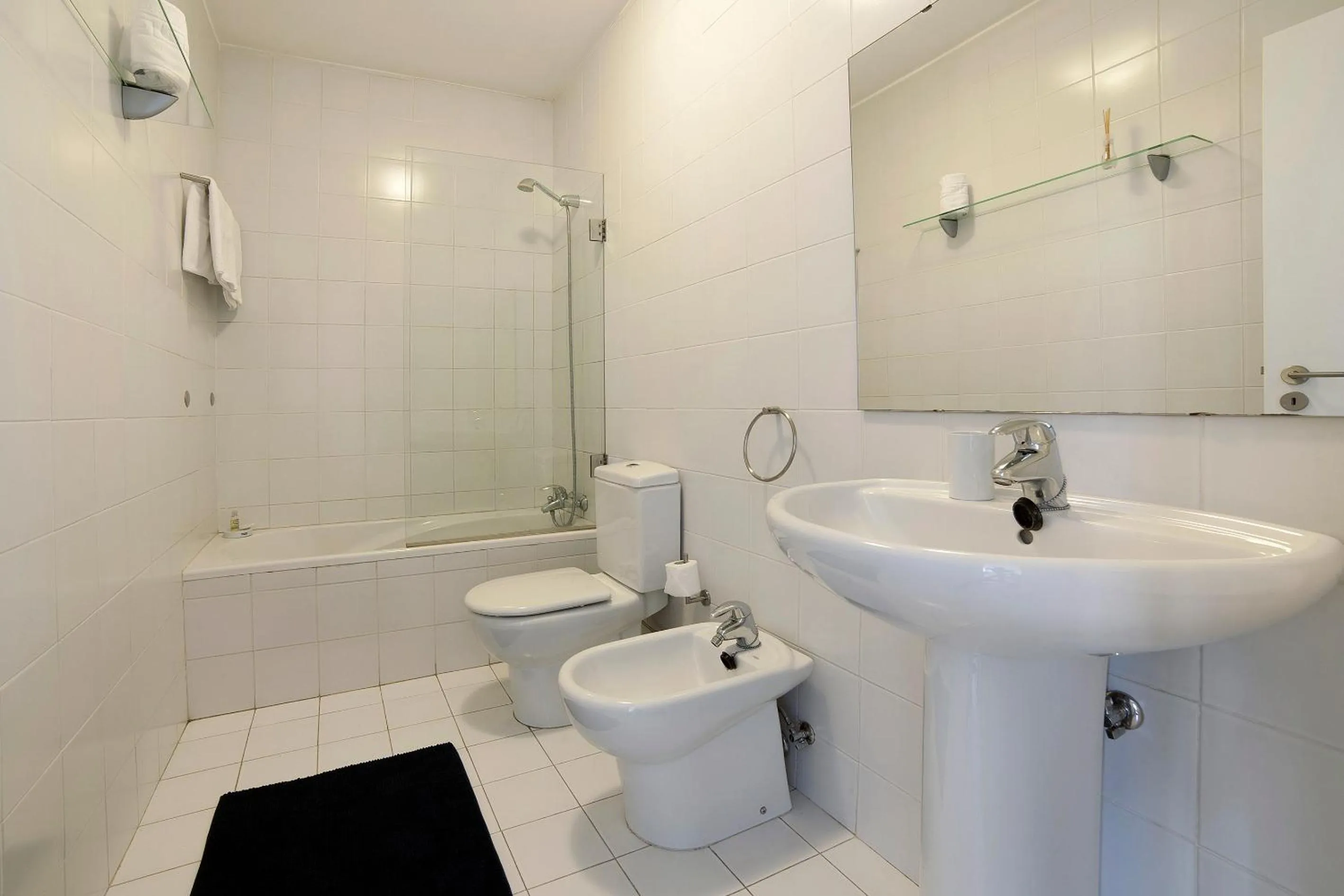 Toilet in YOUROPO - Clerigos