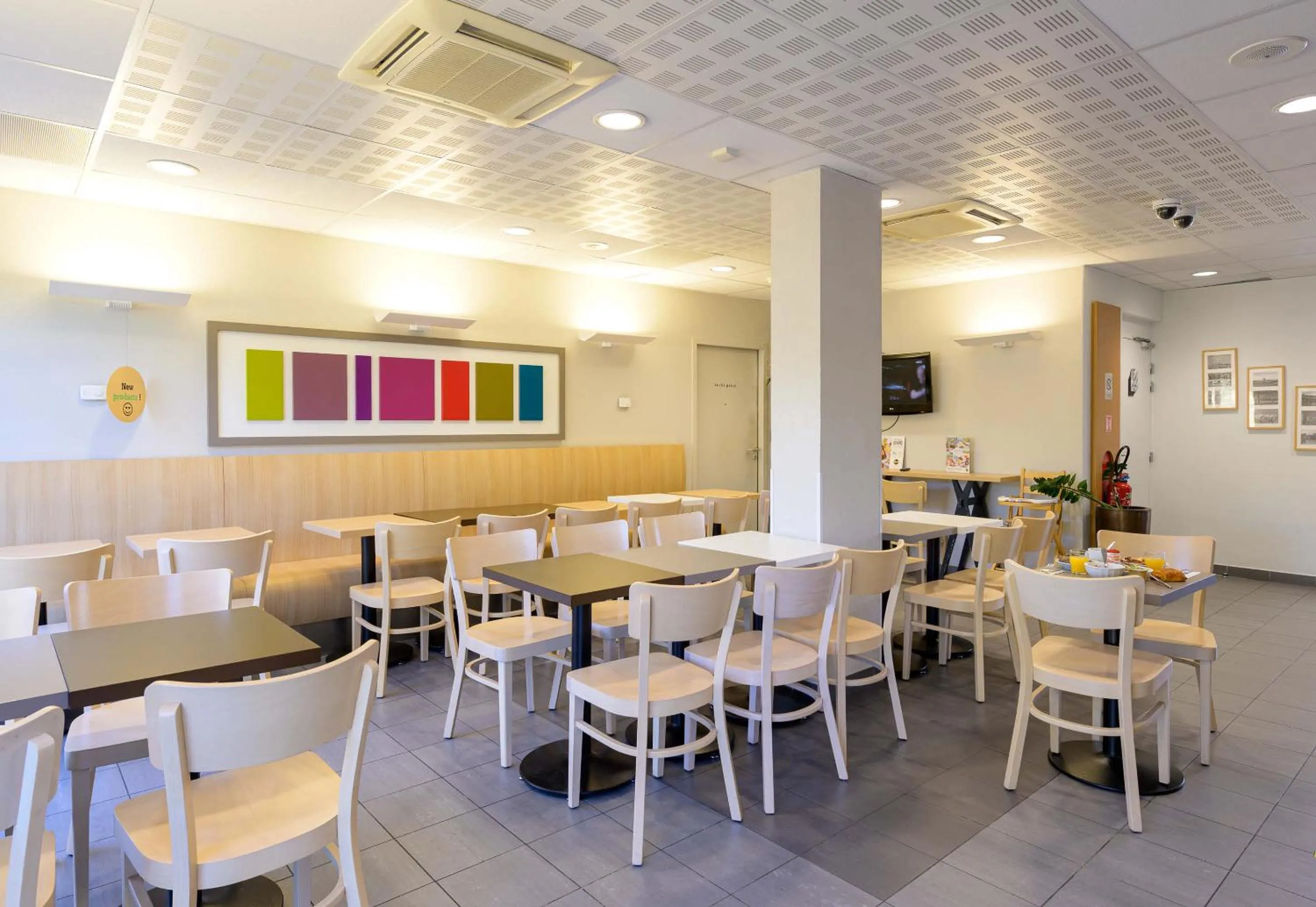 Restaurant/places to eat in B&B HOTEL Lieusaint Carré Sénart