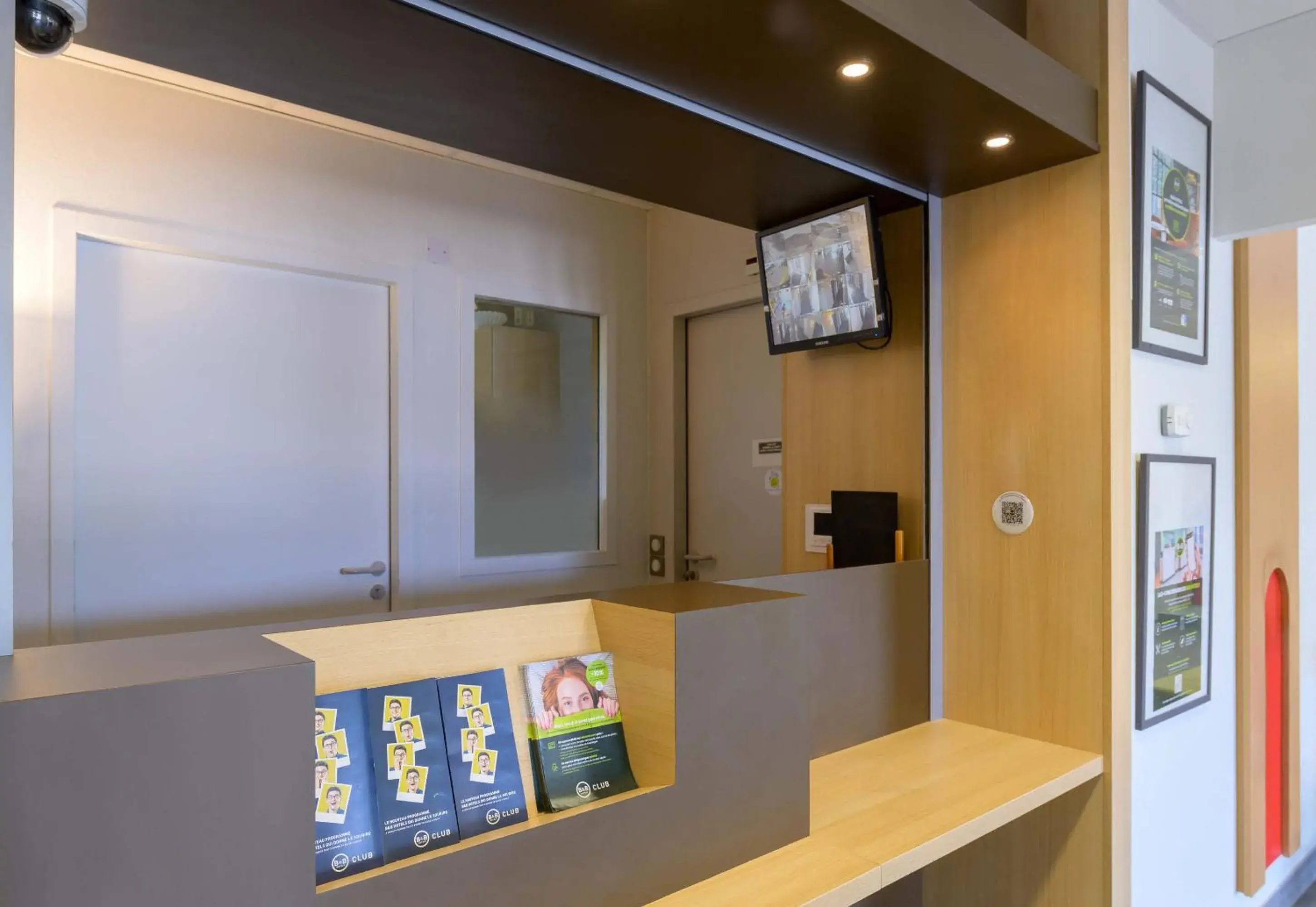 Lobby or reception in B&B HOTEL Lieusaint Carré Sénart Lobby or reception in B&B HOTEL Lieusaint Carré Sénart