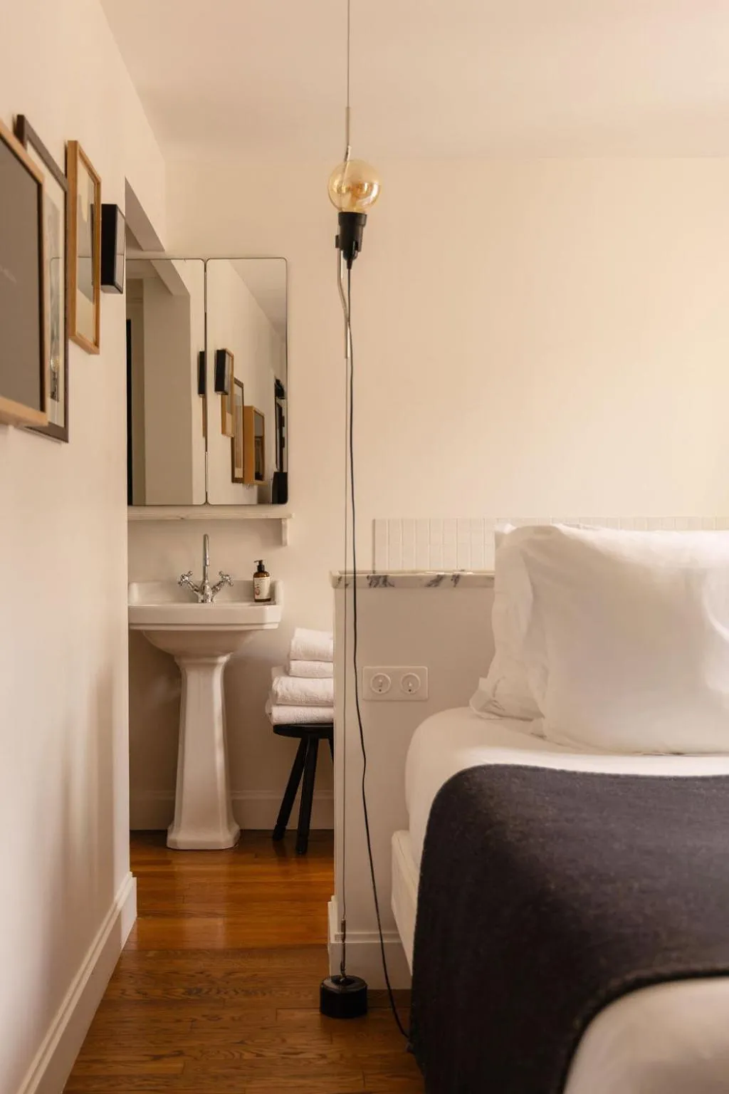 Bedroom, Bed in Le Pigalle, a Member of Design Hotels