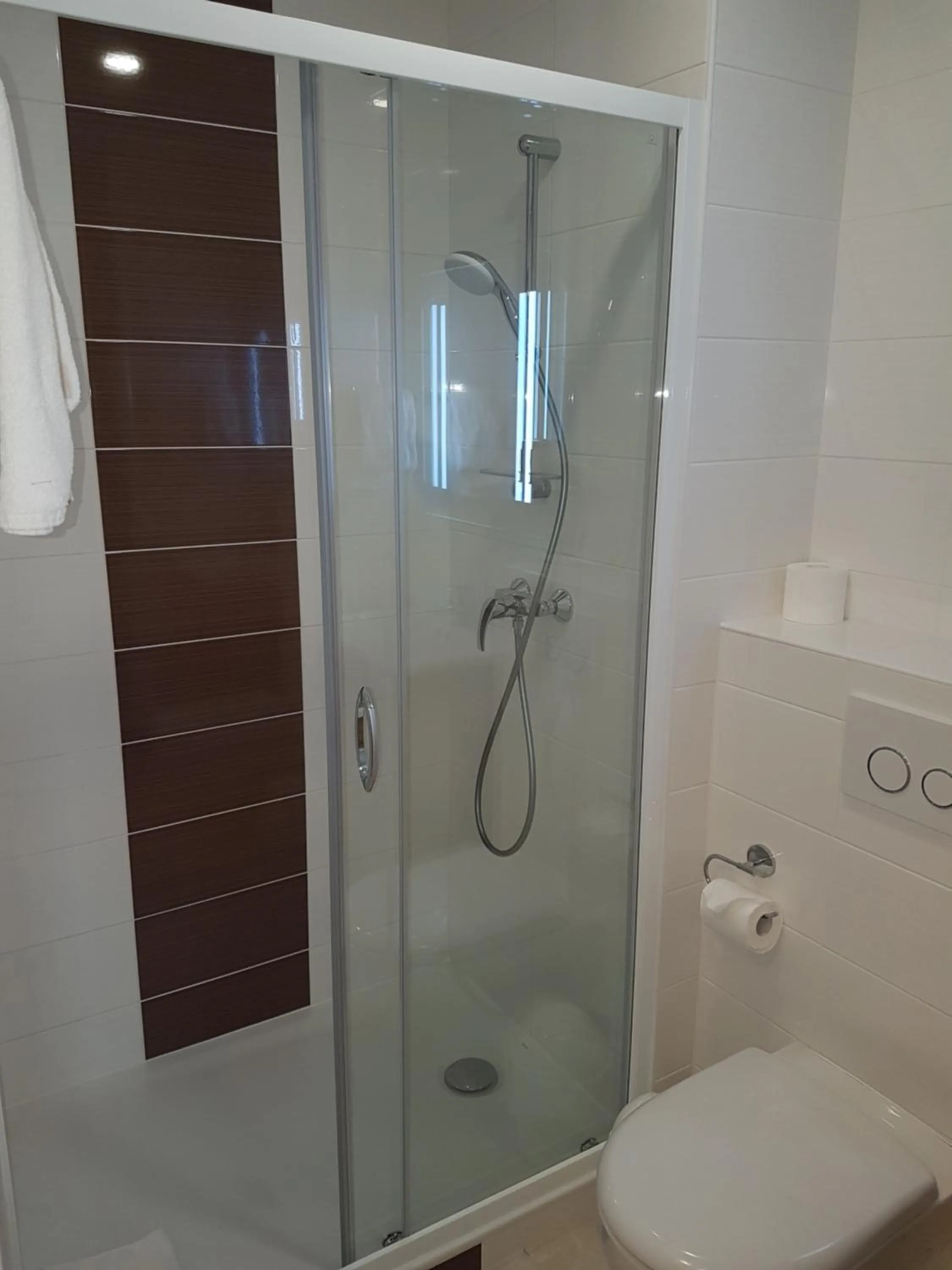 Bathroom in Hôtel du Cheval Rouge