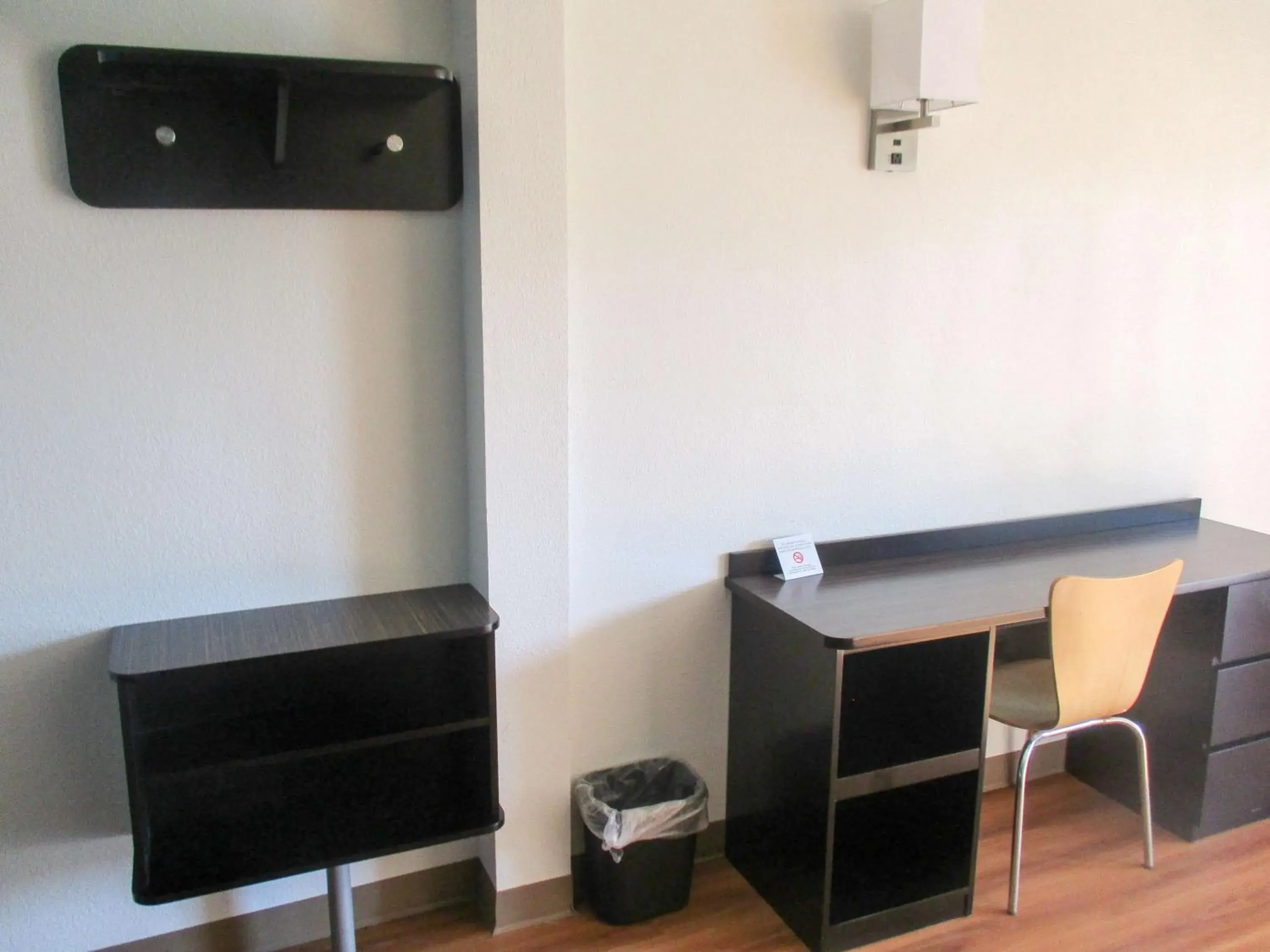 Photo of the whole room, Seating Area in Motel 6-Prairie Du Chien, WI