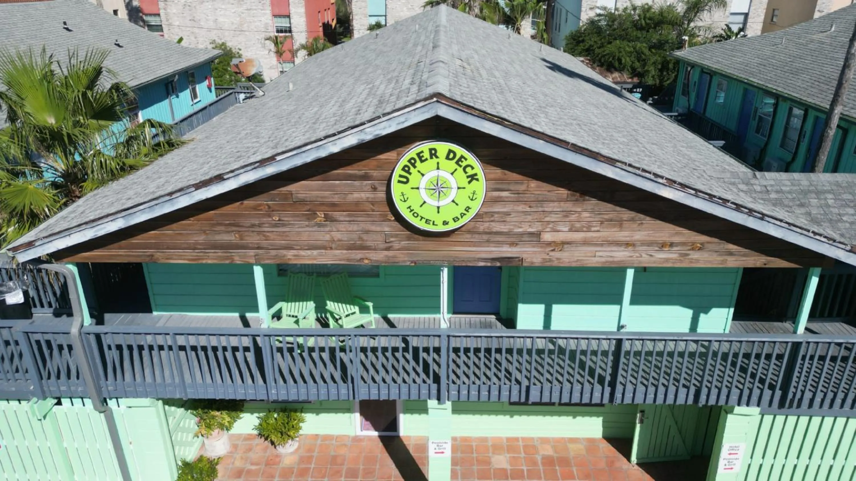 Upper Deck Hotel and Bar - Adults Only