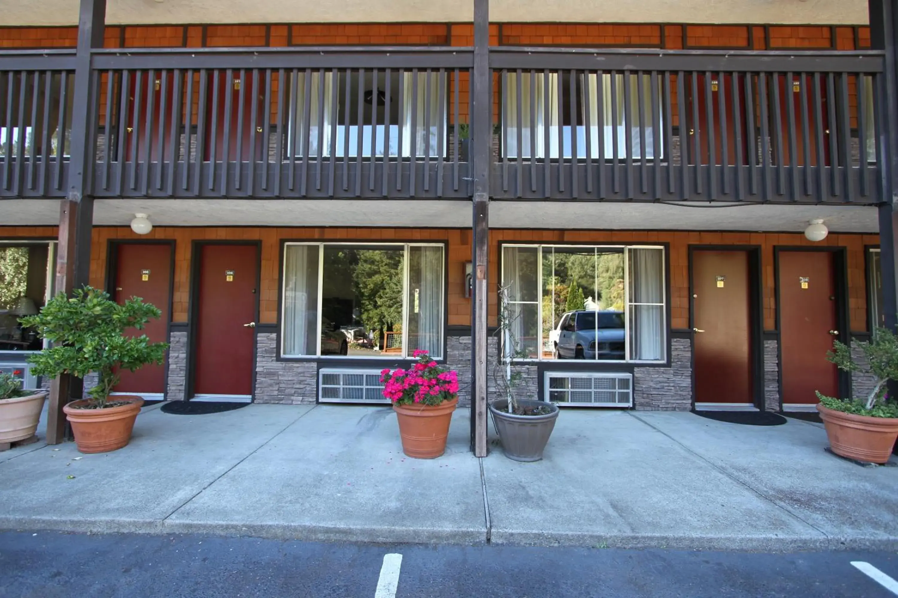 Property building in The Occidental Lodge Property building in The Occidental Lodge