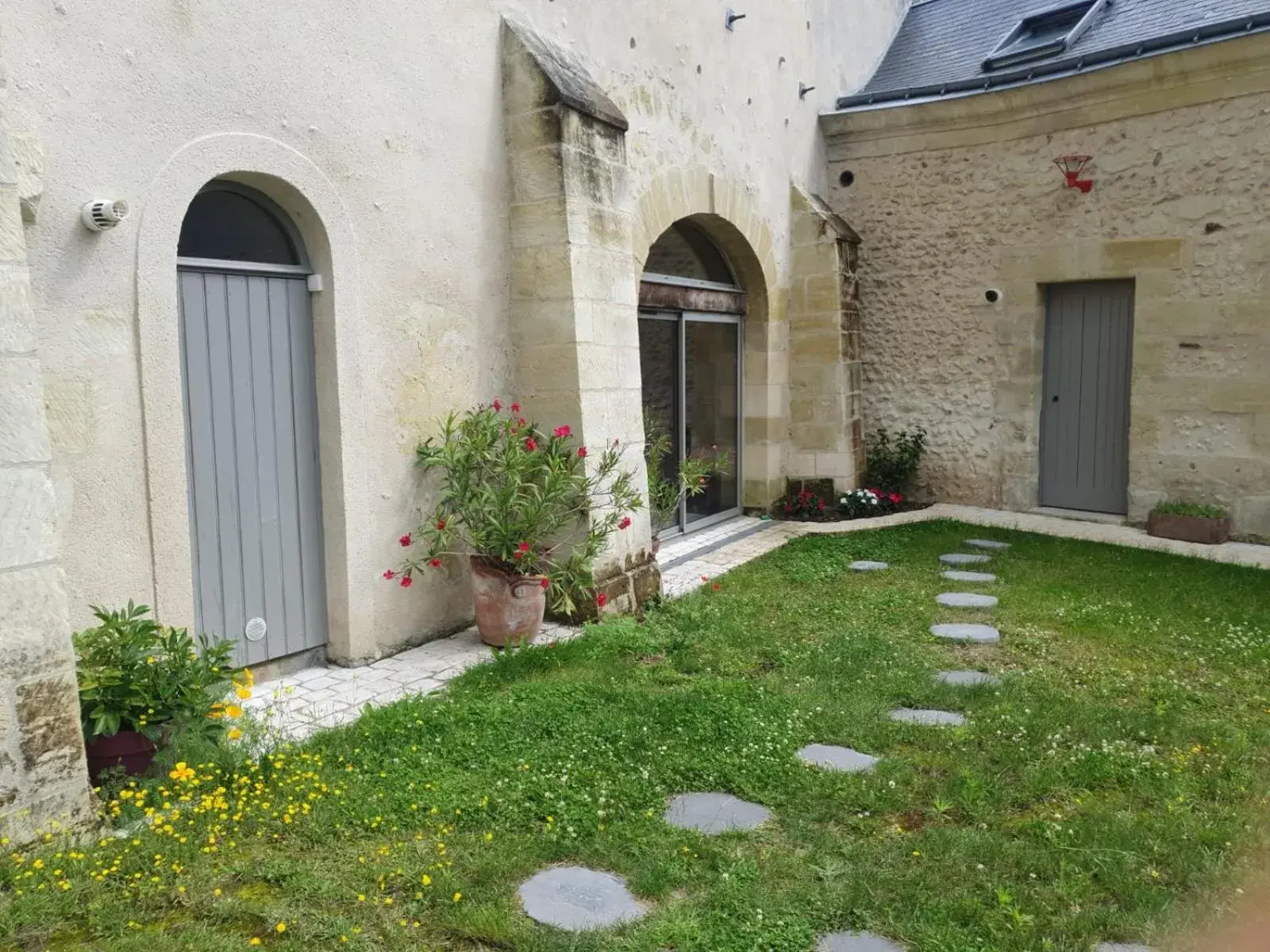 Double Room with Private Bathroom - single occupancy in Les Voies Blanches Double Room with Private Bathroom - single occupancy in Les Voies Blanches