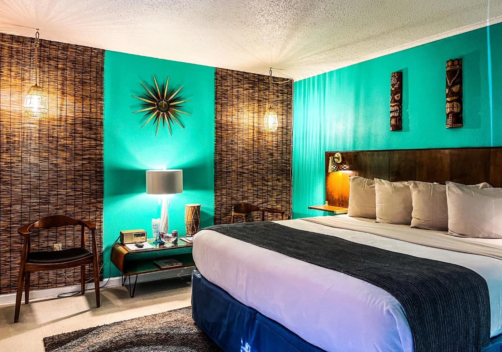 Bedroom, Bed in Roadrunner Lodge Motel