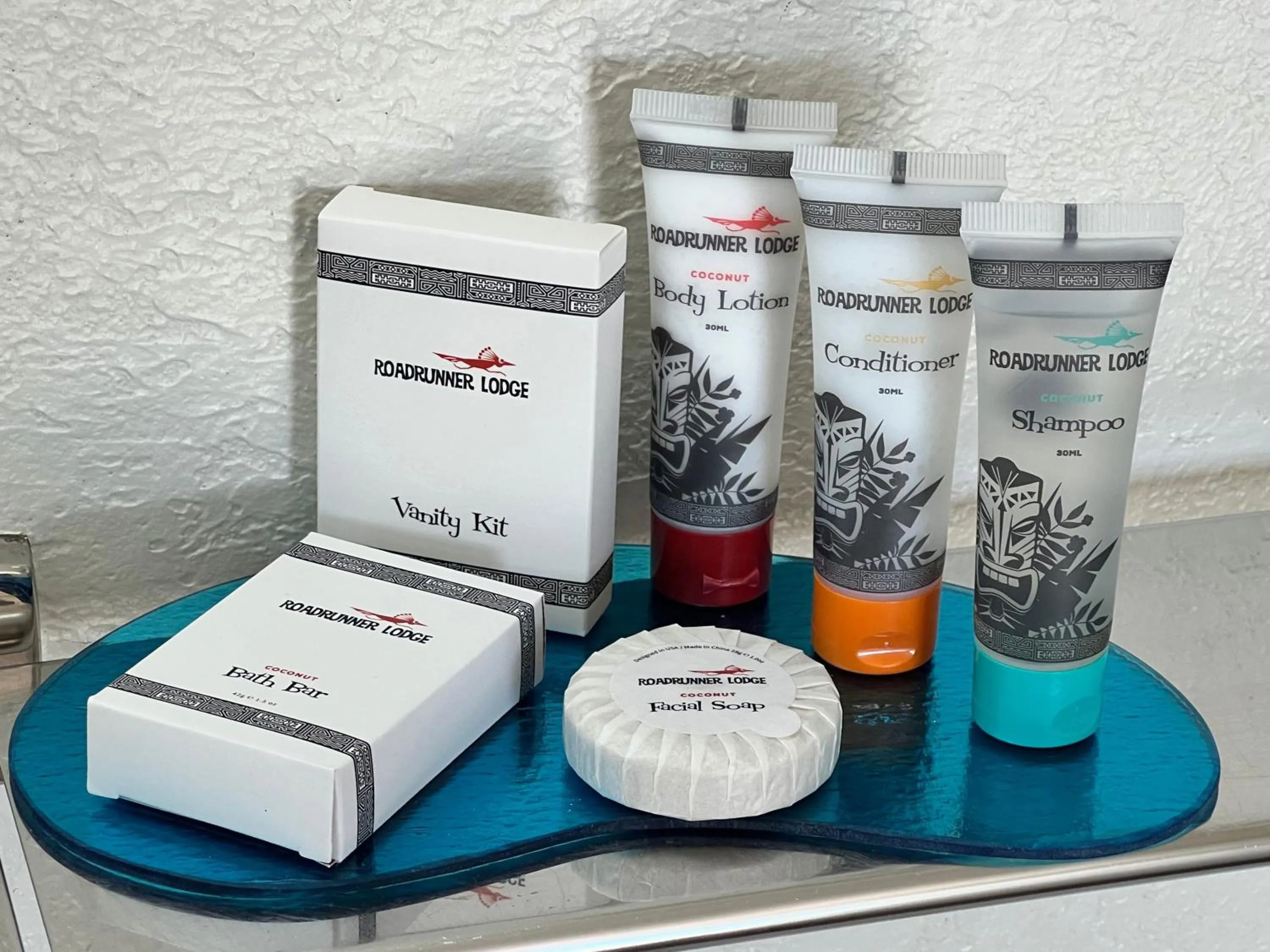 Bathroom in Roadrunner Lodge Motel