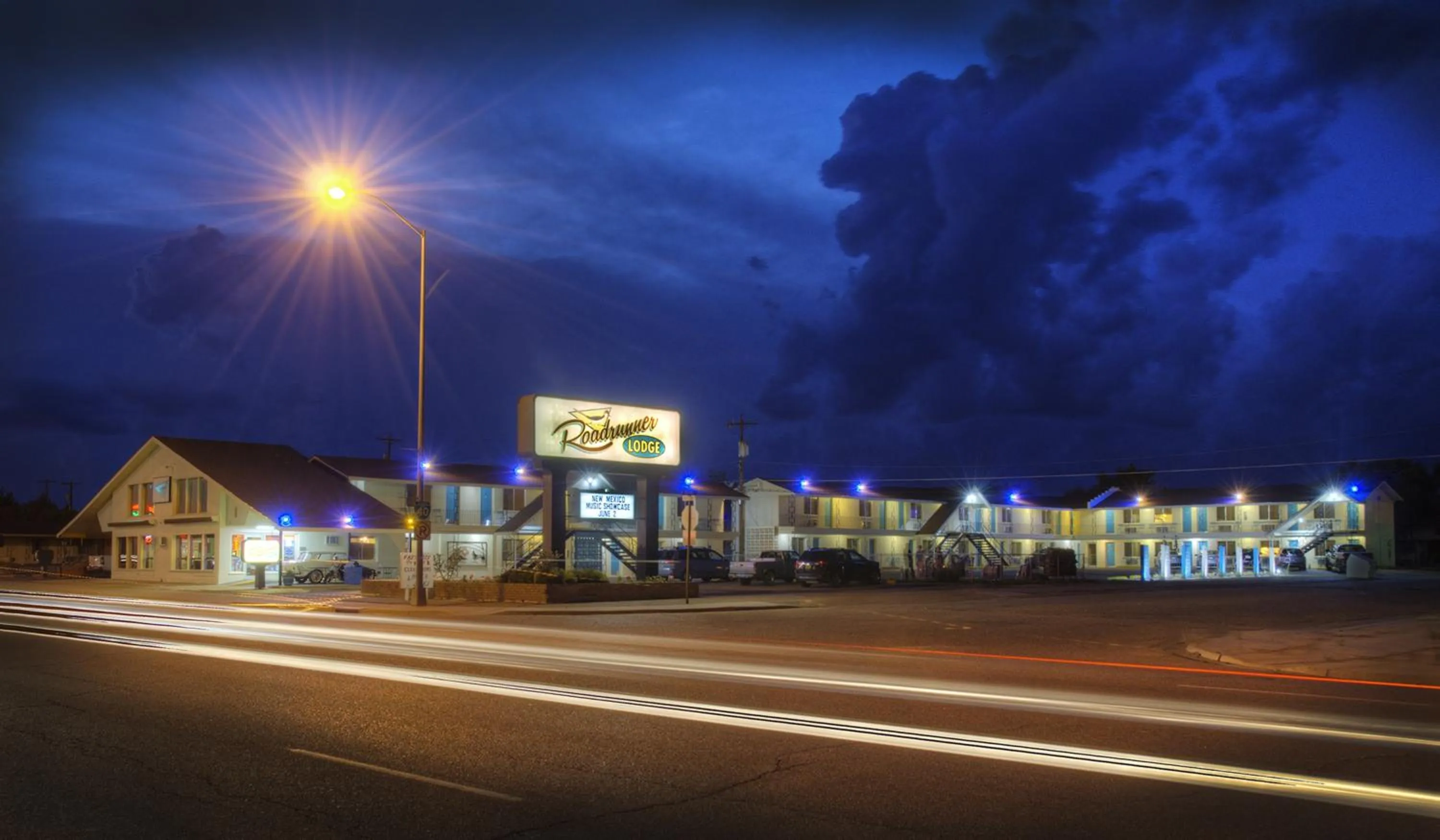 Property building in Roadrunner Lodge Motel