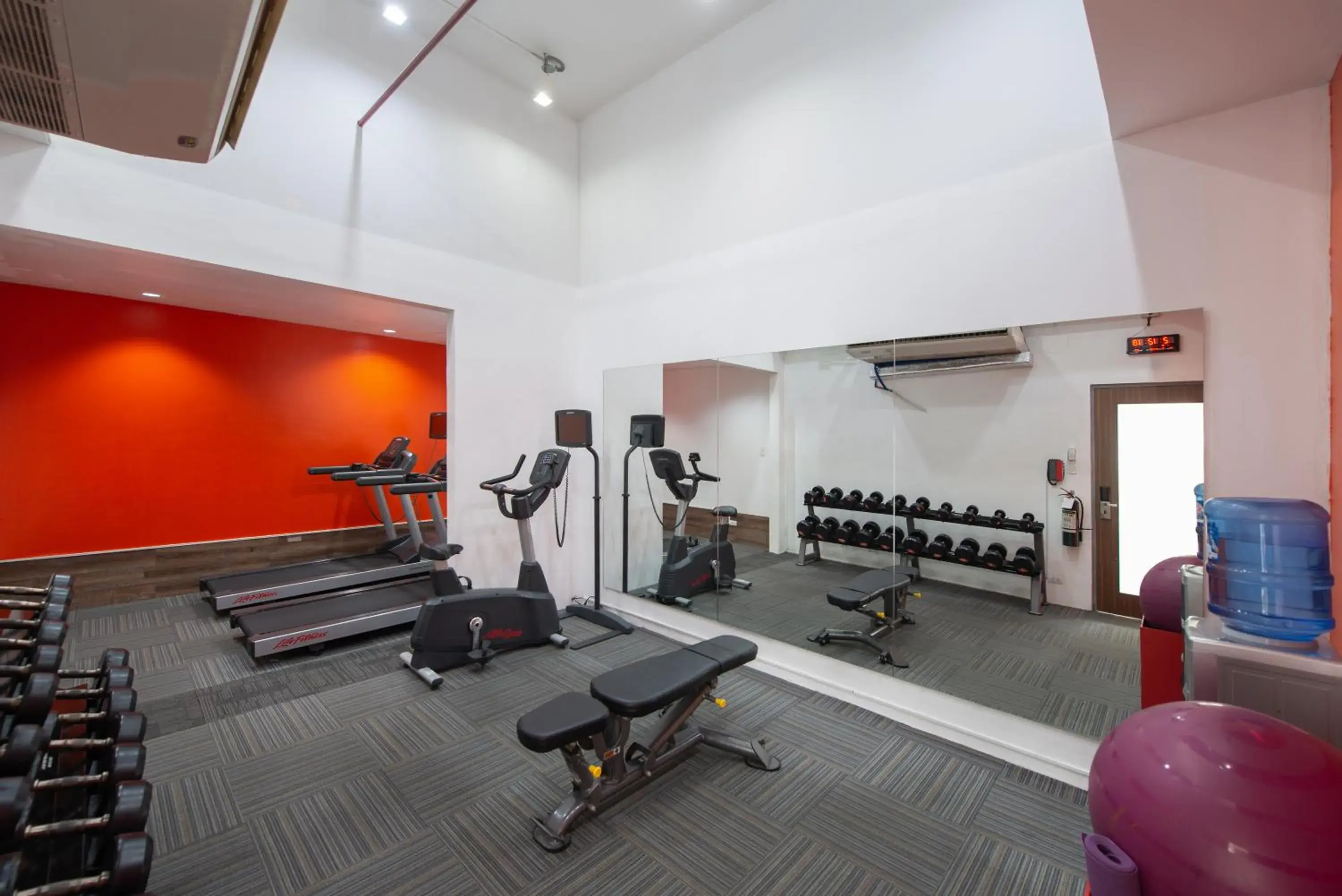 Fitness centre/facilities in The B Hotel Quezon City Fitness centre/facilities in The B Hotel Quezon City