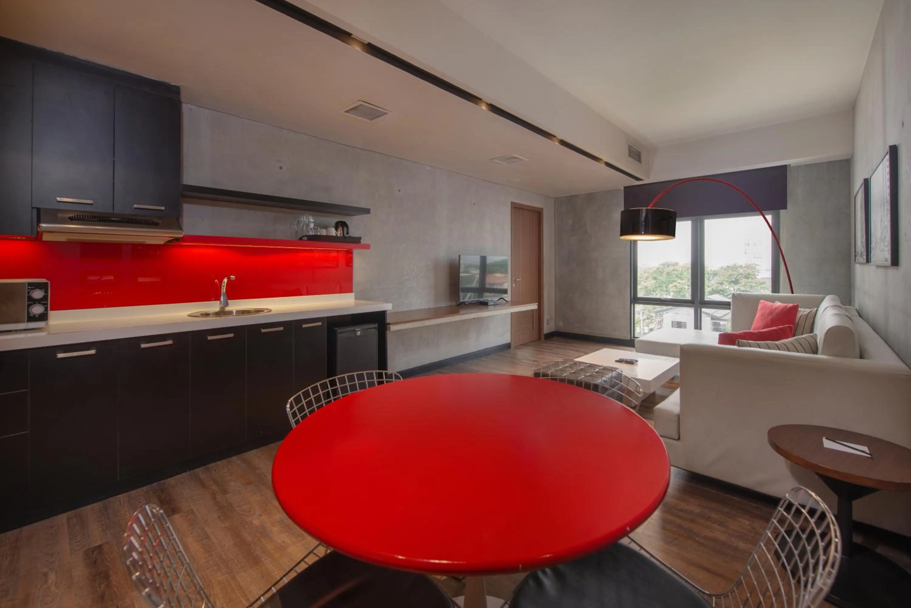 Kitchen or kitchenette in The B Hotel Quezon City