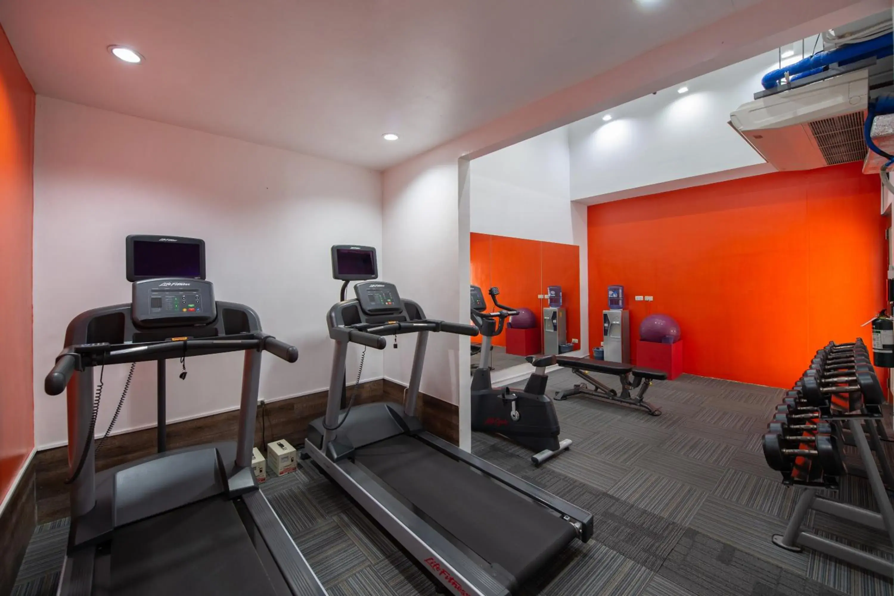 Fitness centre/facilities in The B Hotel Quezon City Fitness centre/facilities in The B Hotel Quezon City
