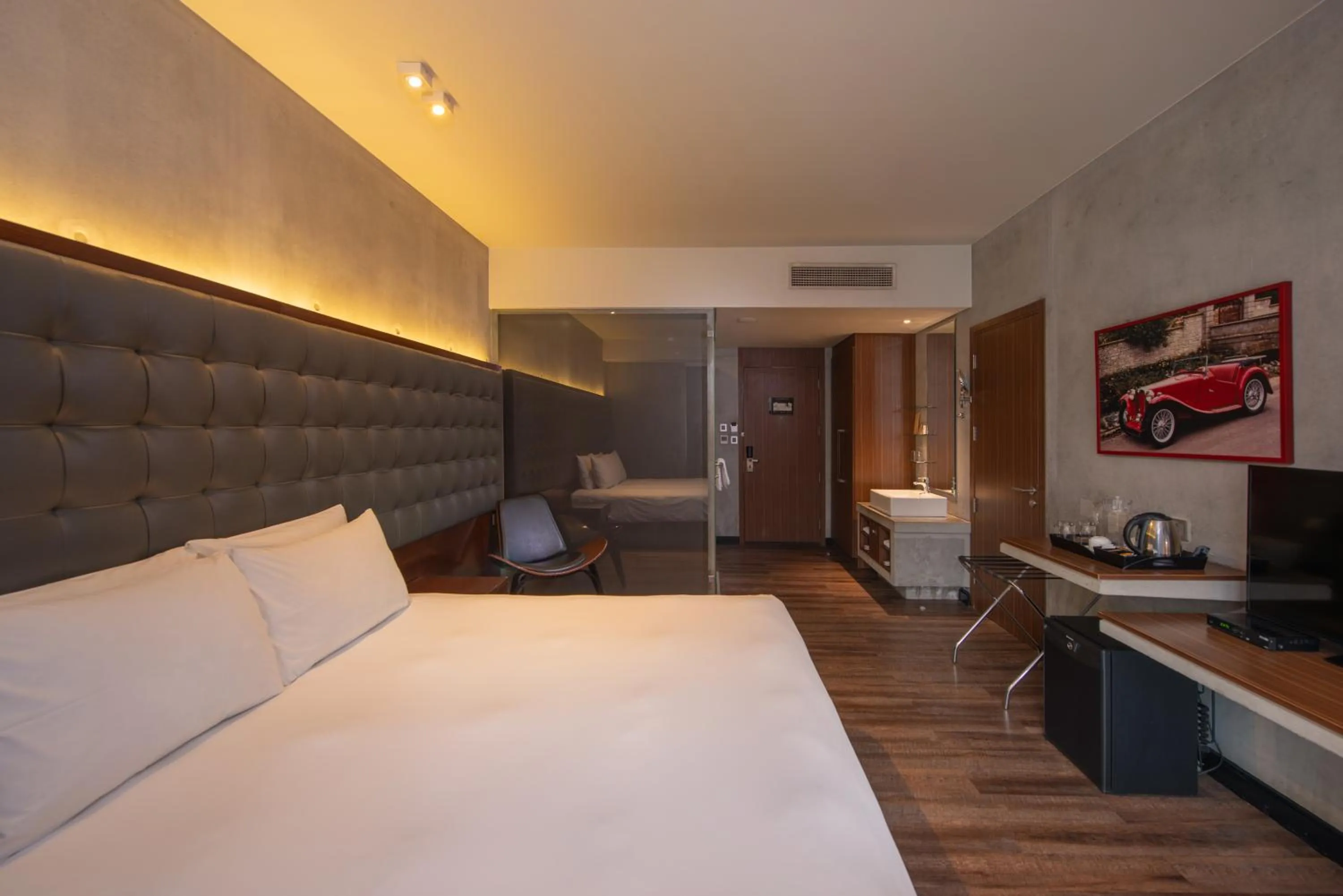 Bedroom, Bed in The B Hotel Quezon City