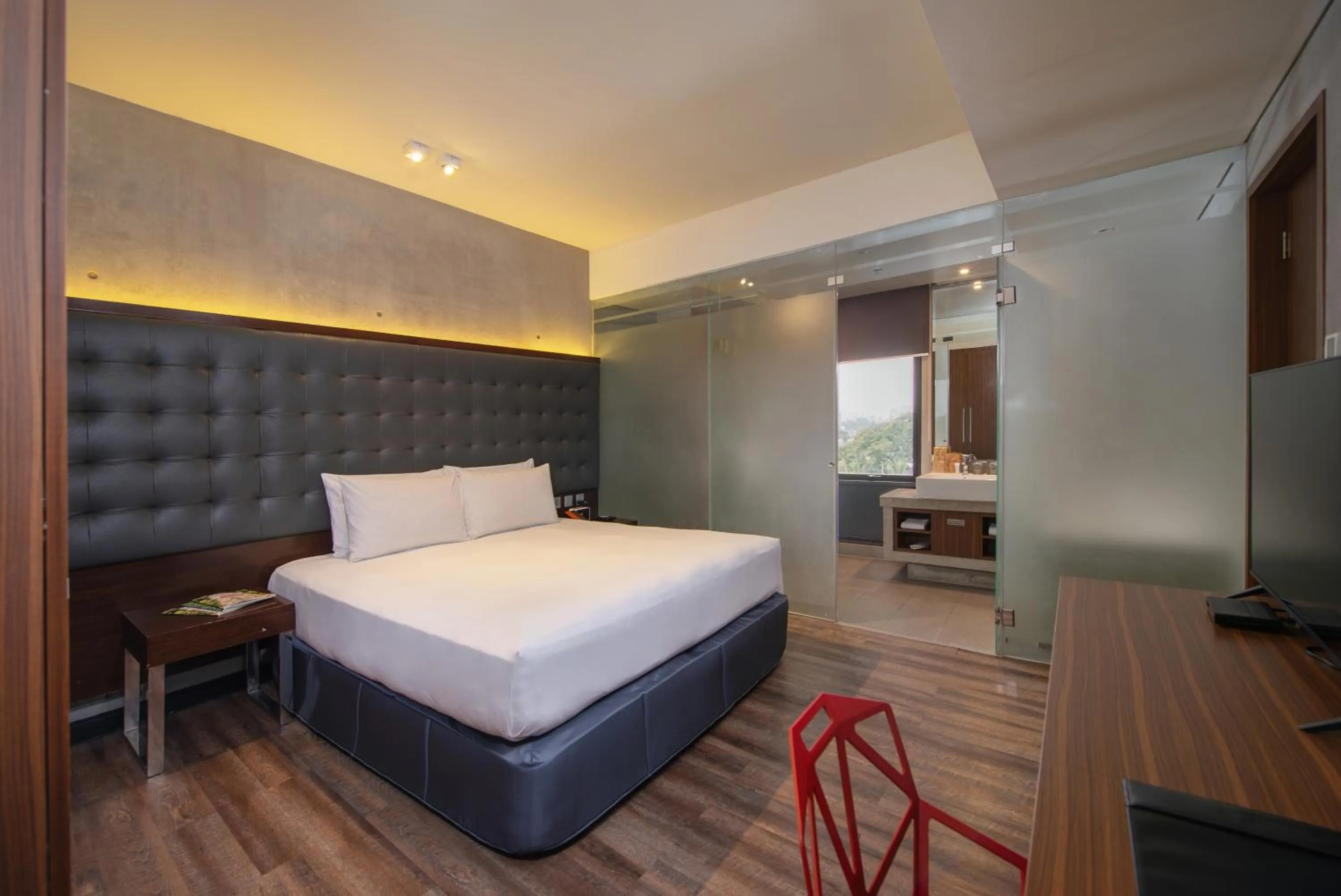 Bedroom, Bed in The B Hotel Quezon City