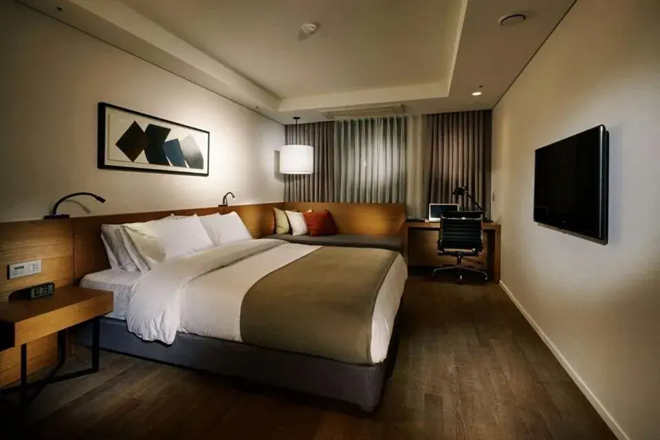 Bed in Ramada by Wyndham Gunsan Bed in Ramada by Wyndham Gunsan