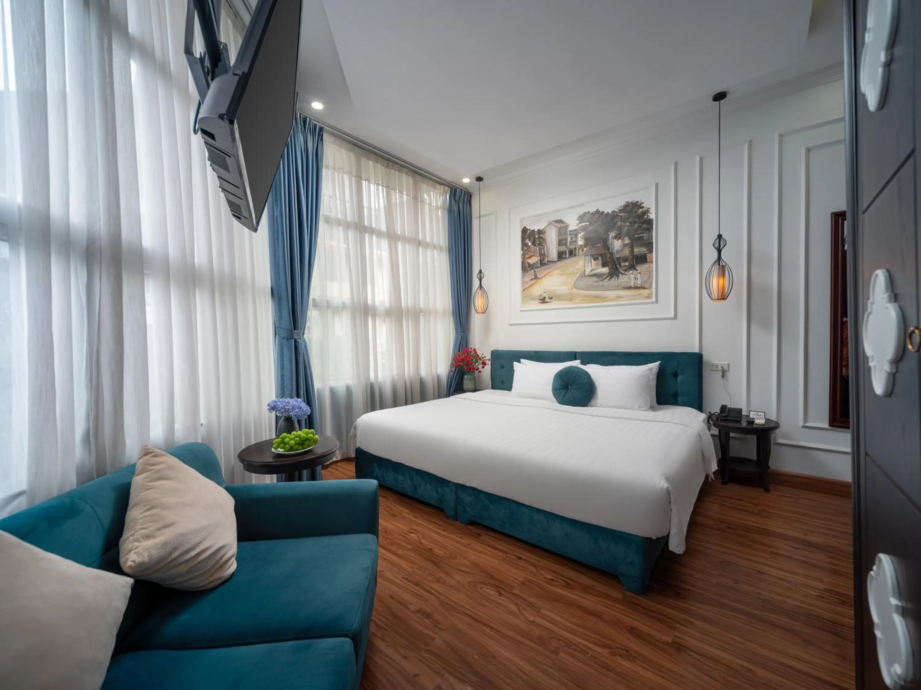 Photo of the whole room, Bed in Hanoi Chic Boutique Hotel