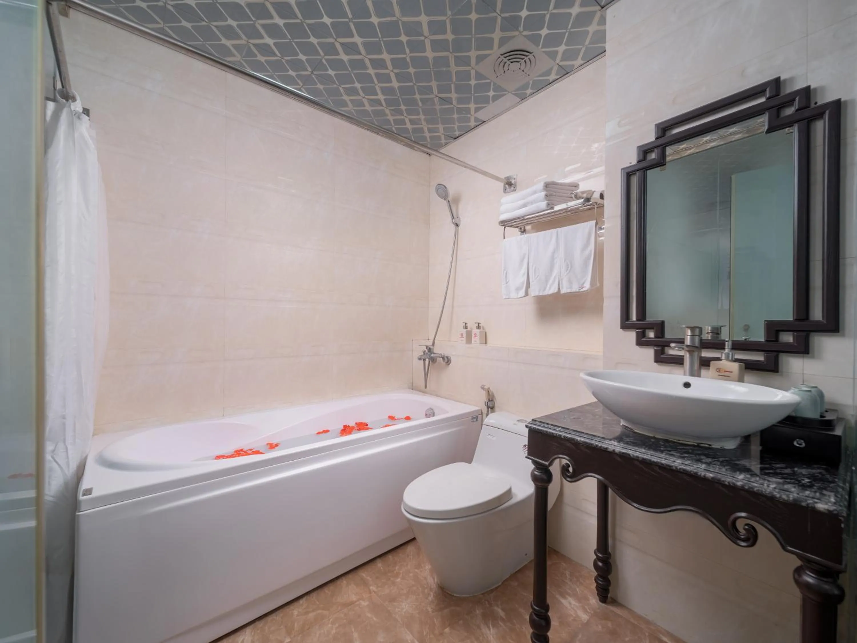 Bathroom in Hanoi Chic Boutique Hotel