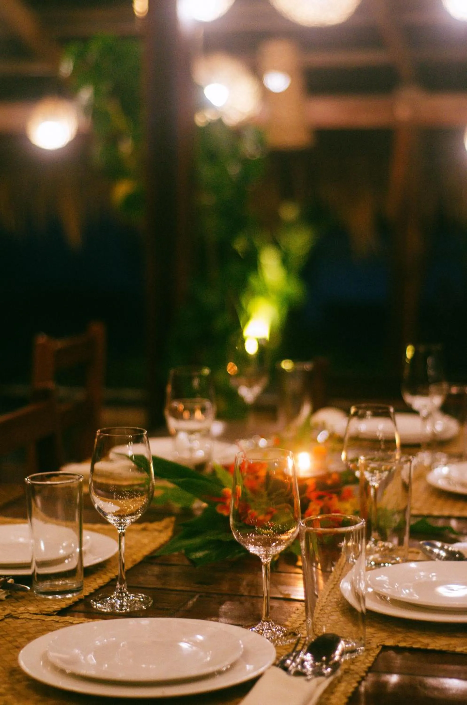 Restaurant/places to eat in Harana Surf Resort