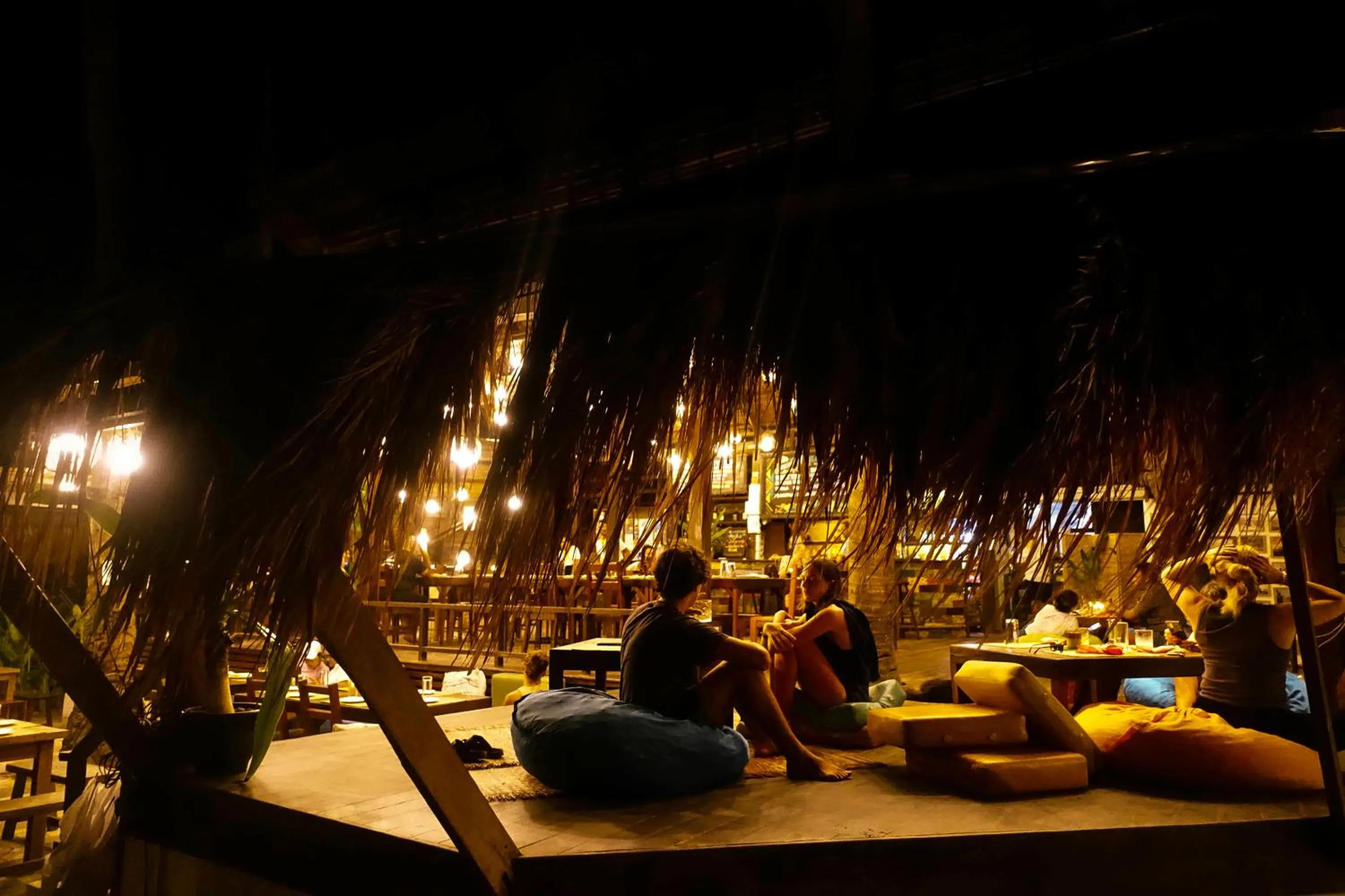 Restaurant/places to eat in Harana Surf Resort