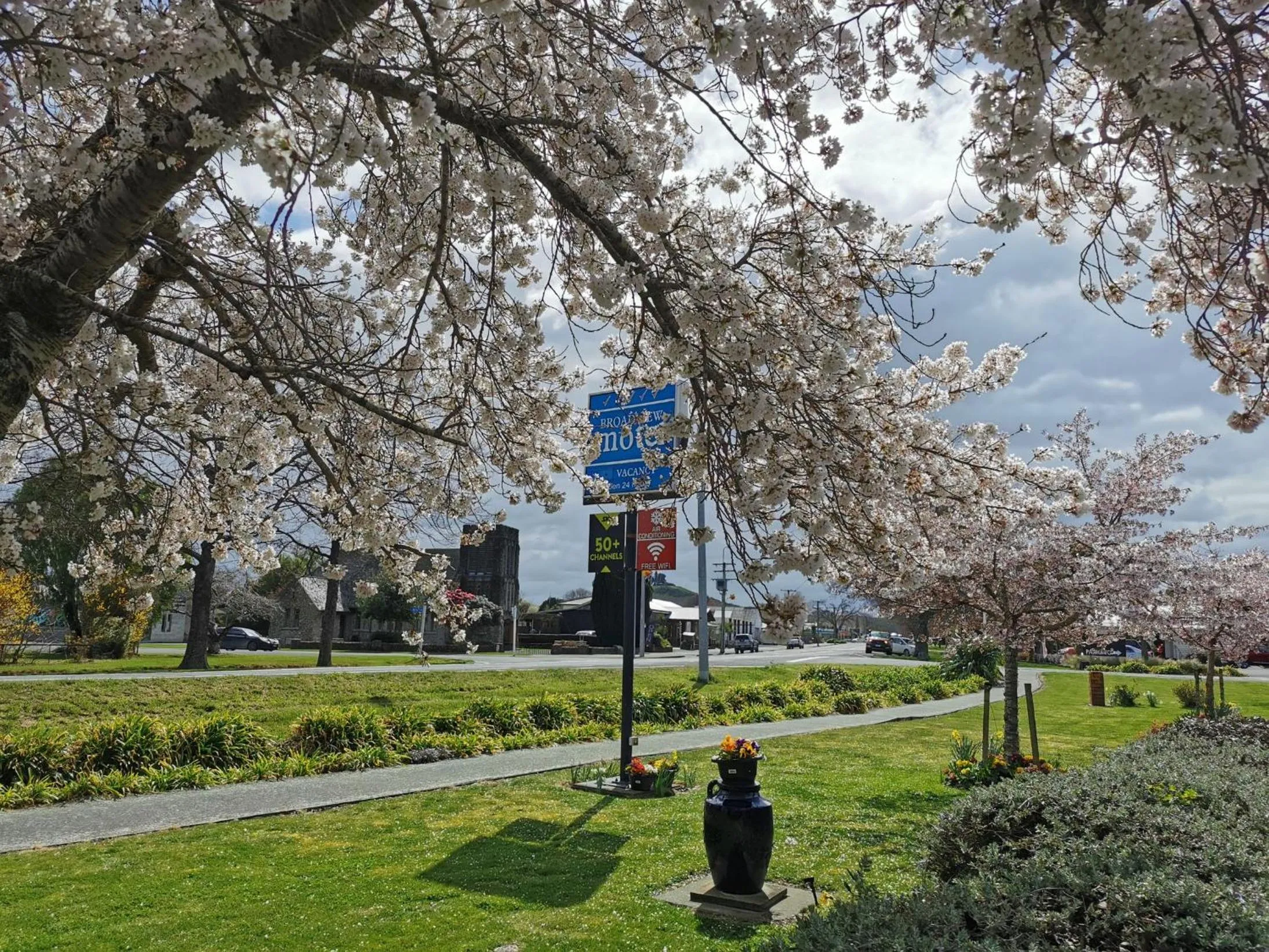 Spring in Broadview Motel