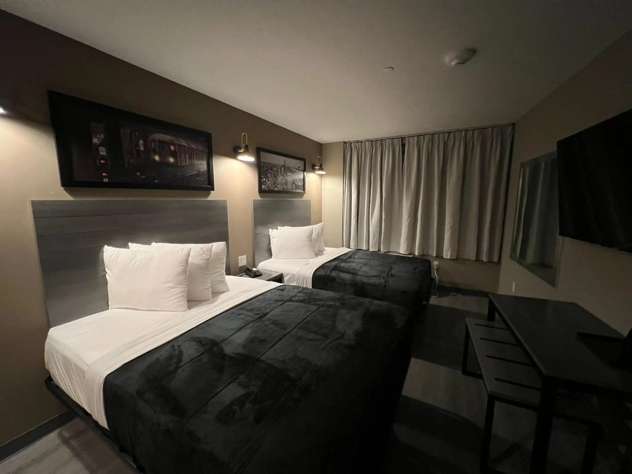 Photo of the whole room, Bed in LIV Hotel Bronx GRAND OPENING