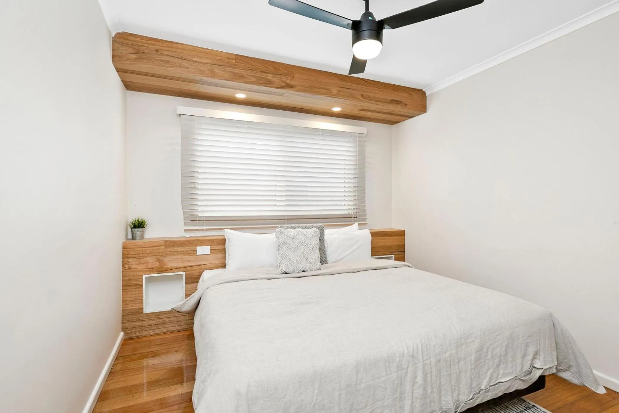 Bed in Seahaven Village