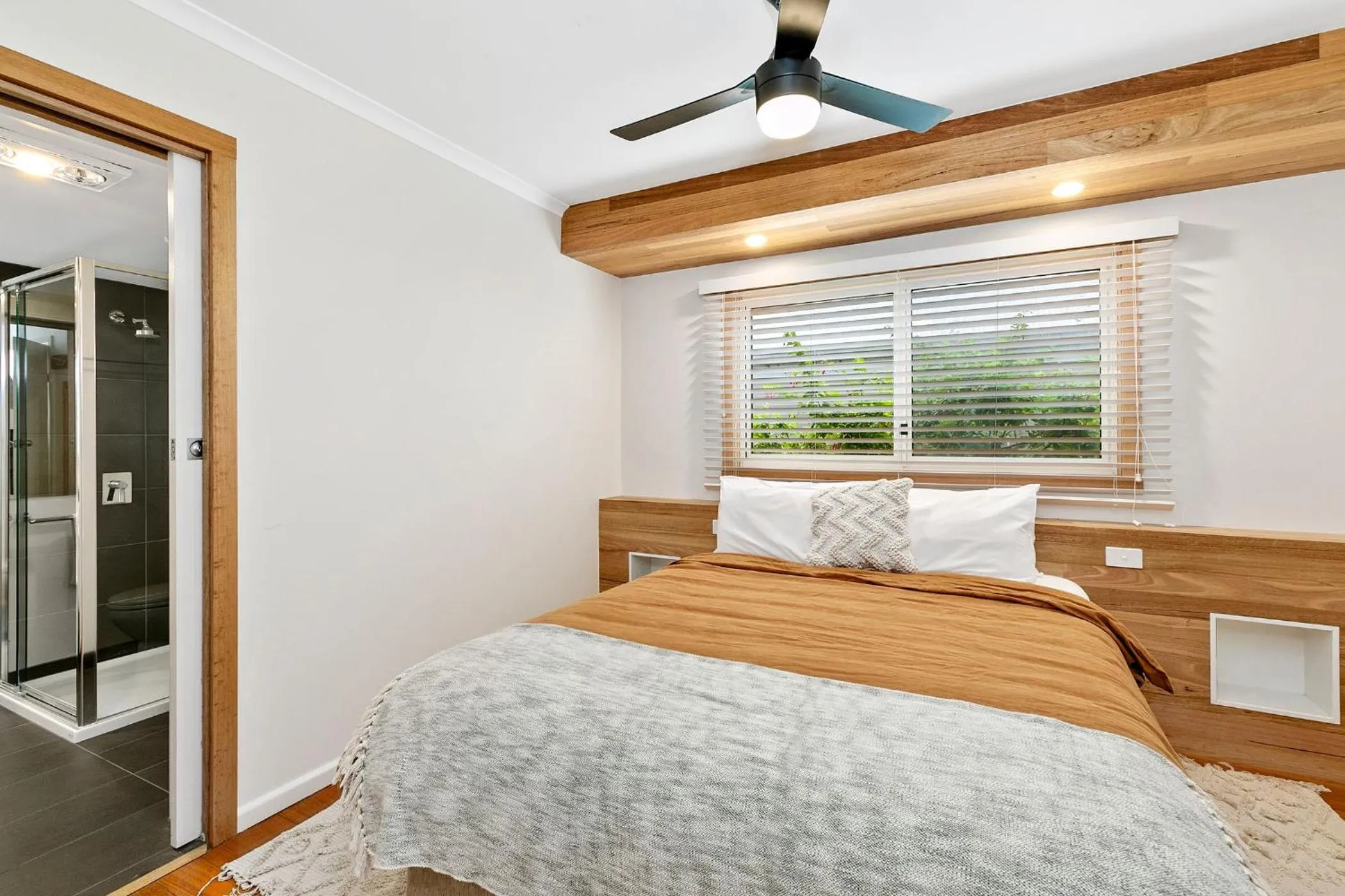 Bed in Seahaven Village